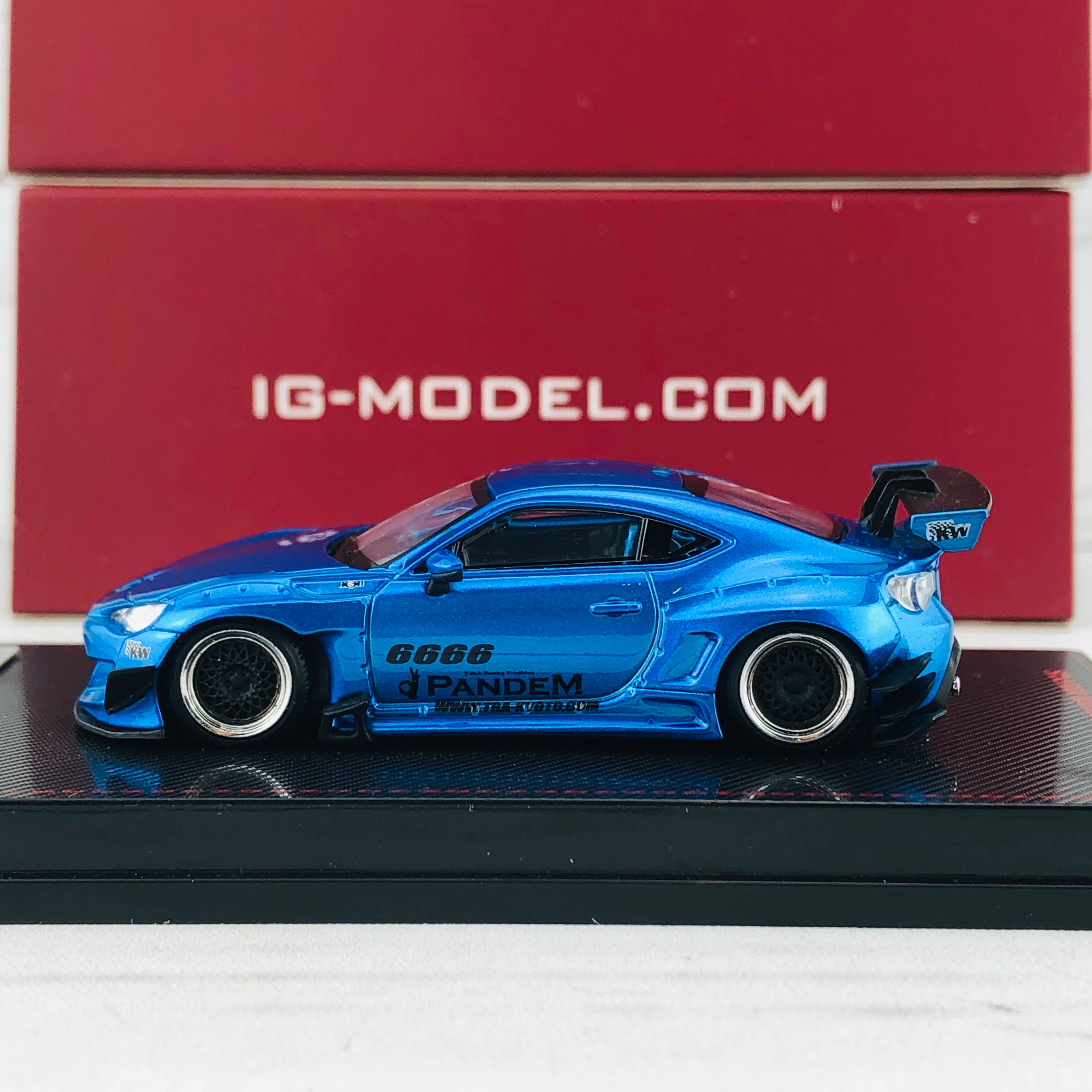 Ignition Model 1/64 Pandem Toyota 86 V3 Blue Metallic 1403 - Image 2