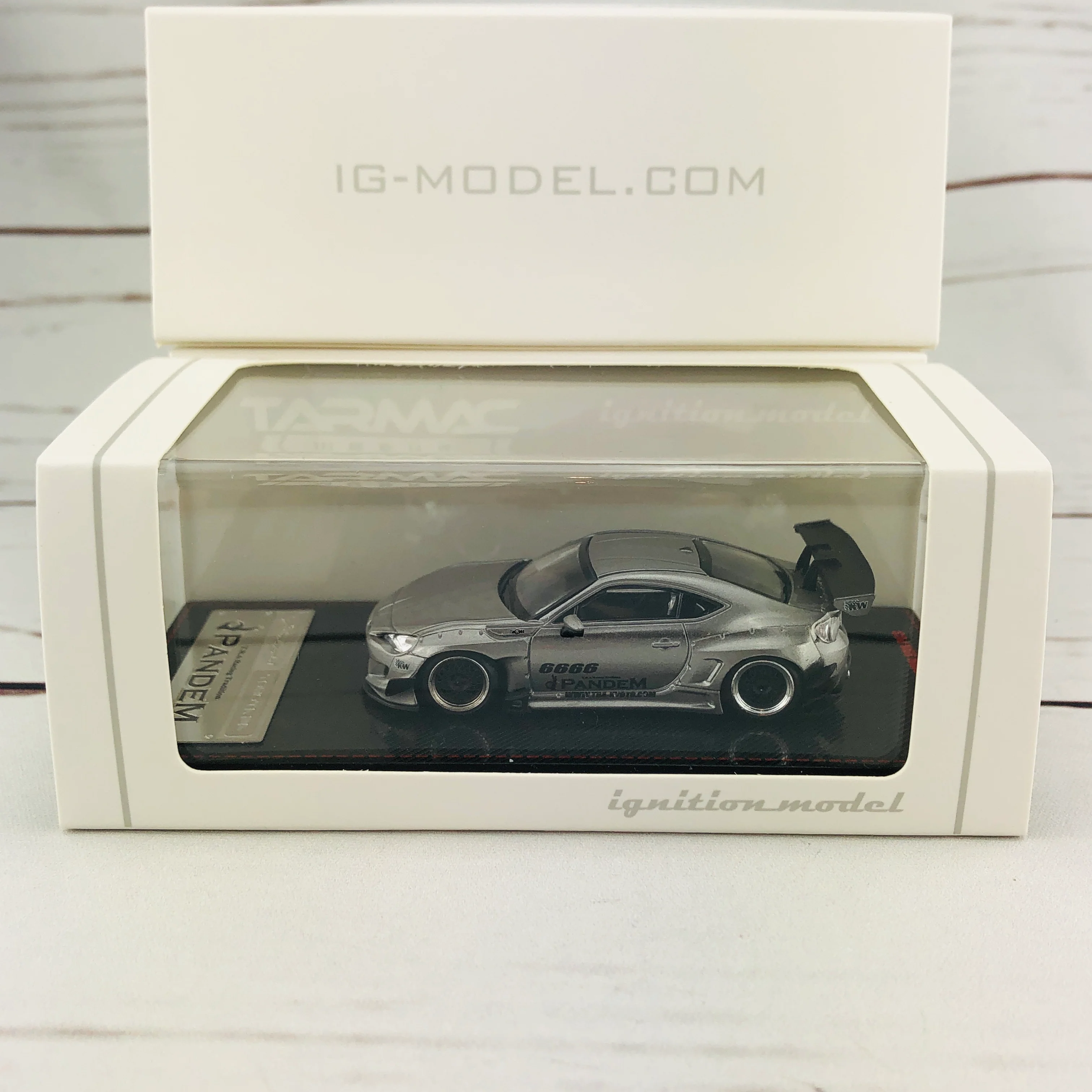 Ignition Model 1/64 Pandem Toyota 86 V3 Gray Metallic 1406 - Image 8