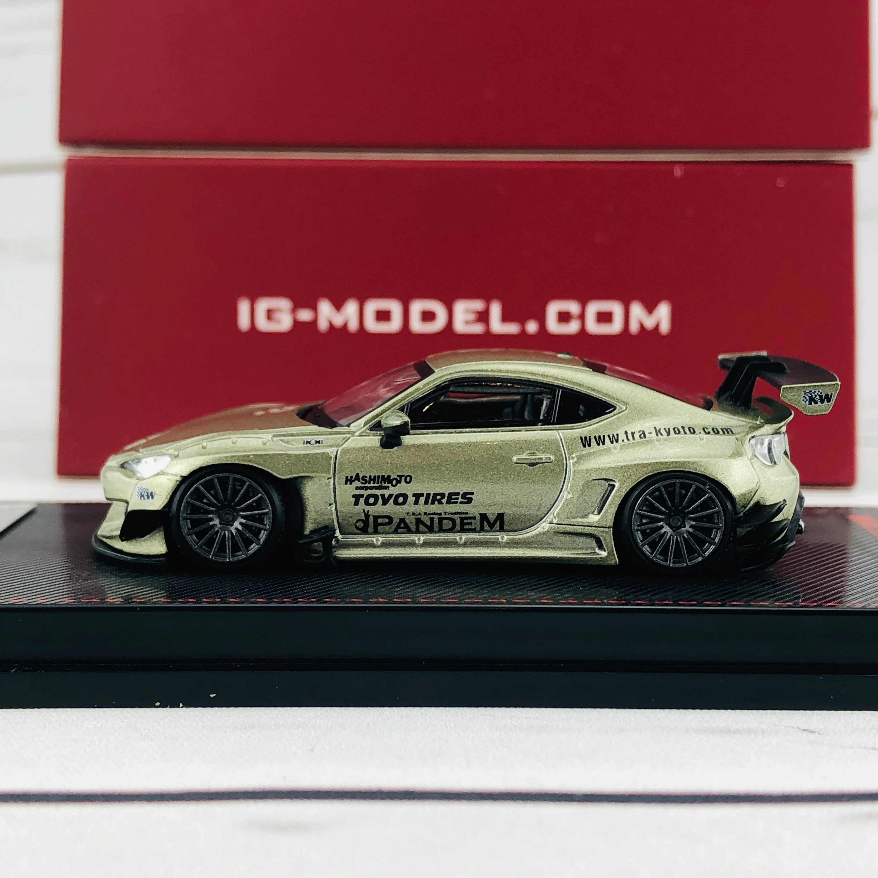 Ignition Model 1/64 Pandem Toyota 86 V3 Green Metallic 1754 - Image 2