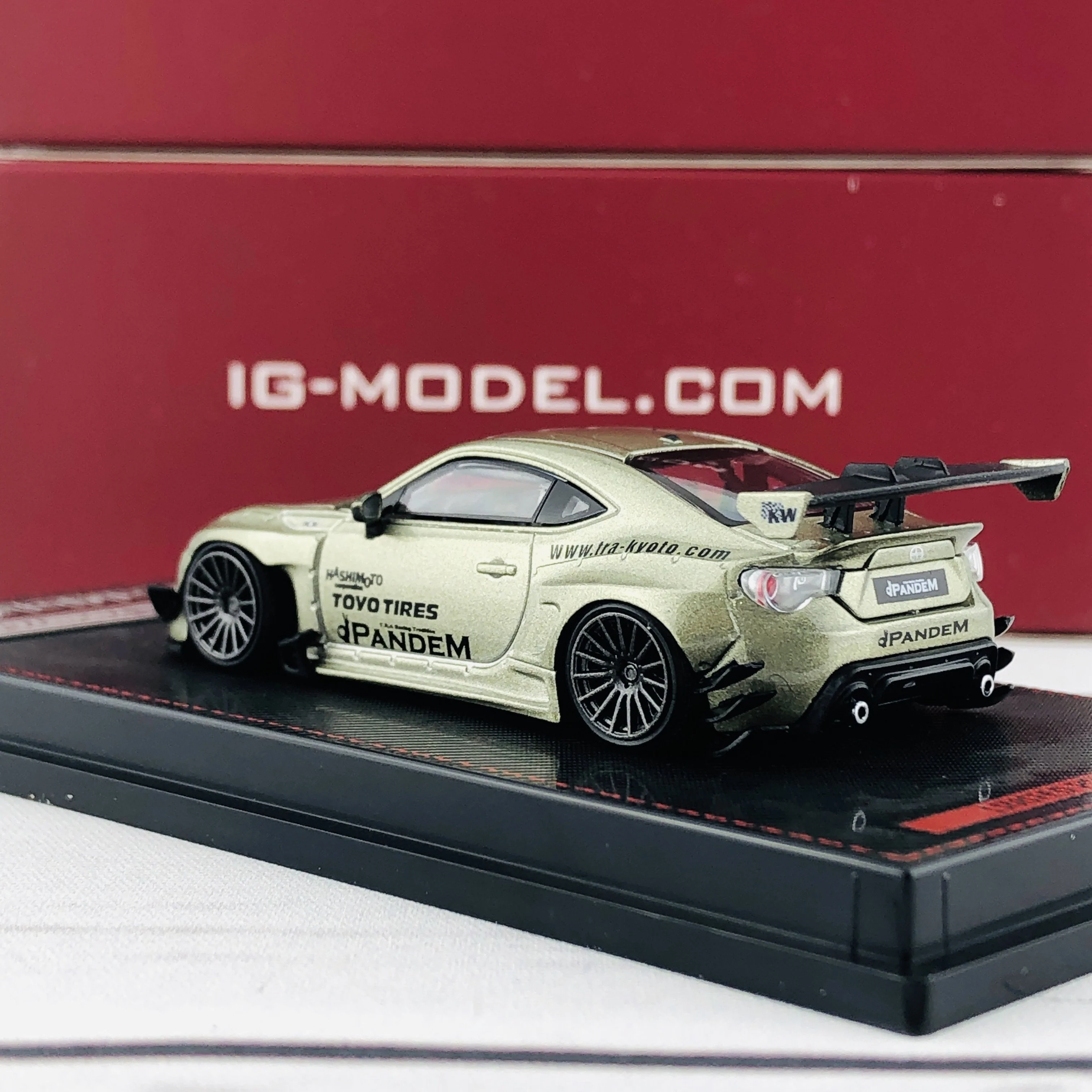 Ignition Model 1/64 Pandem Toyota 86 V3 Green Metallic 1754 - Image 4