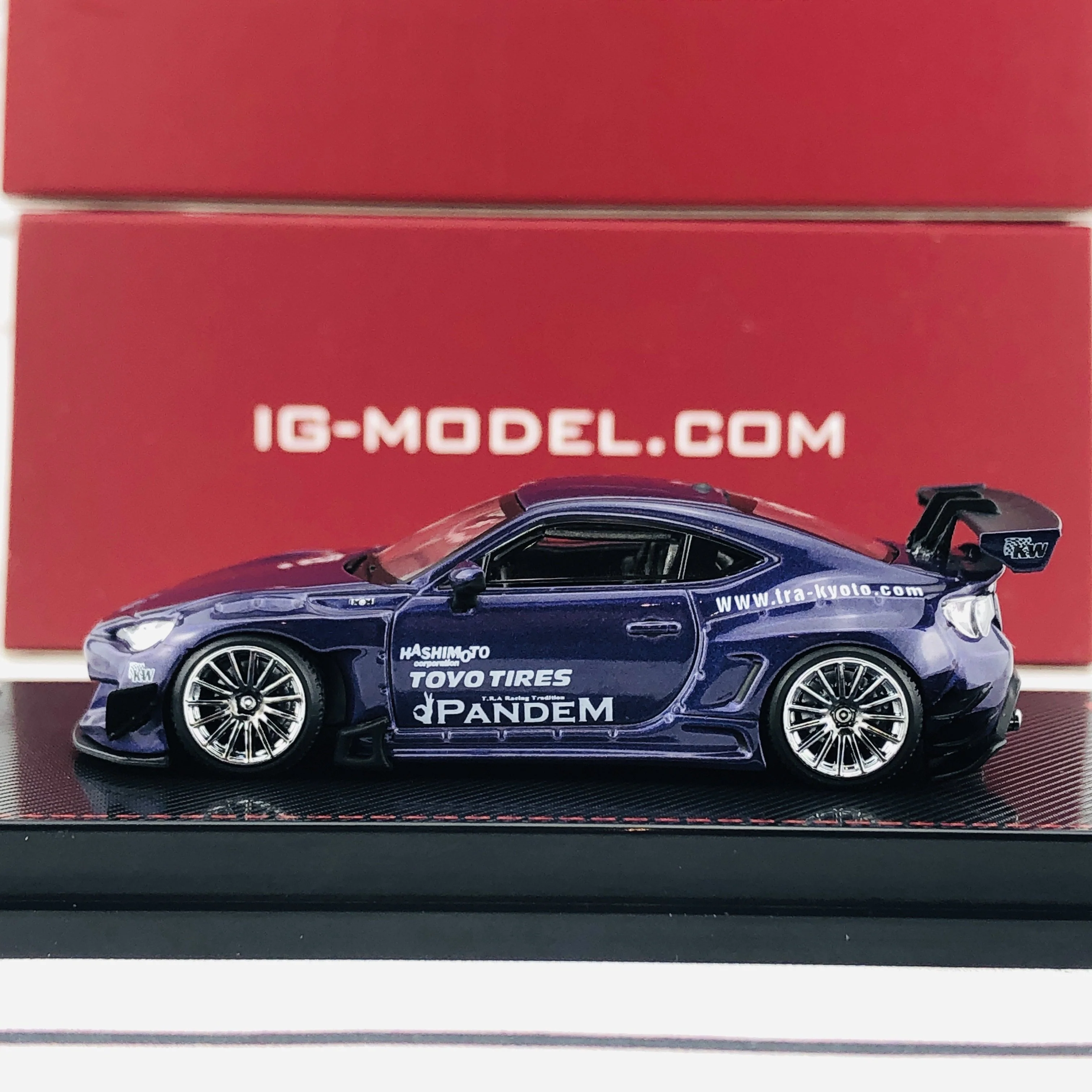 Ignition Model 1/64 Pandem Toyota 86 V3 Purple Metallic 1755 - Image 2