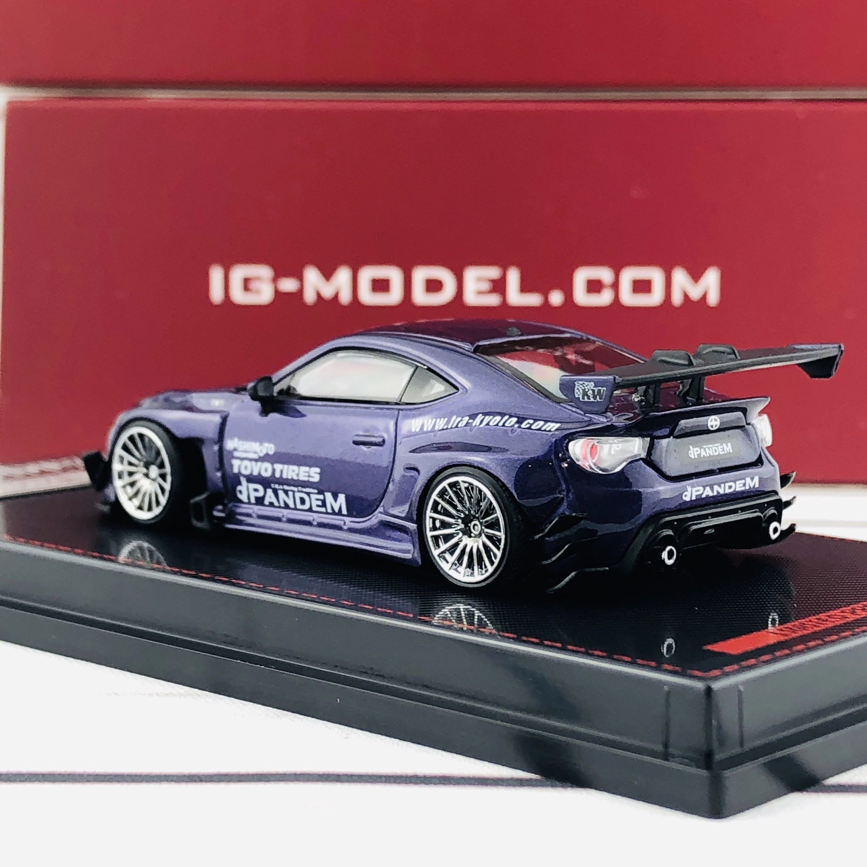 Ignition Model 1/64 Pandem Toyota 86 V3 Purple Metallic 1755 - Image 4