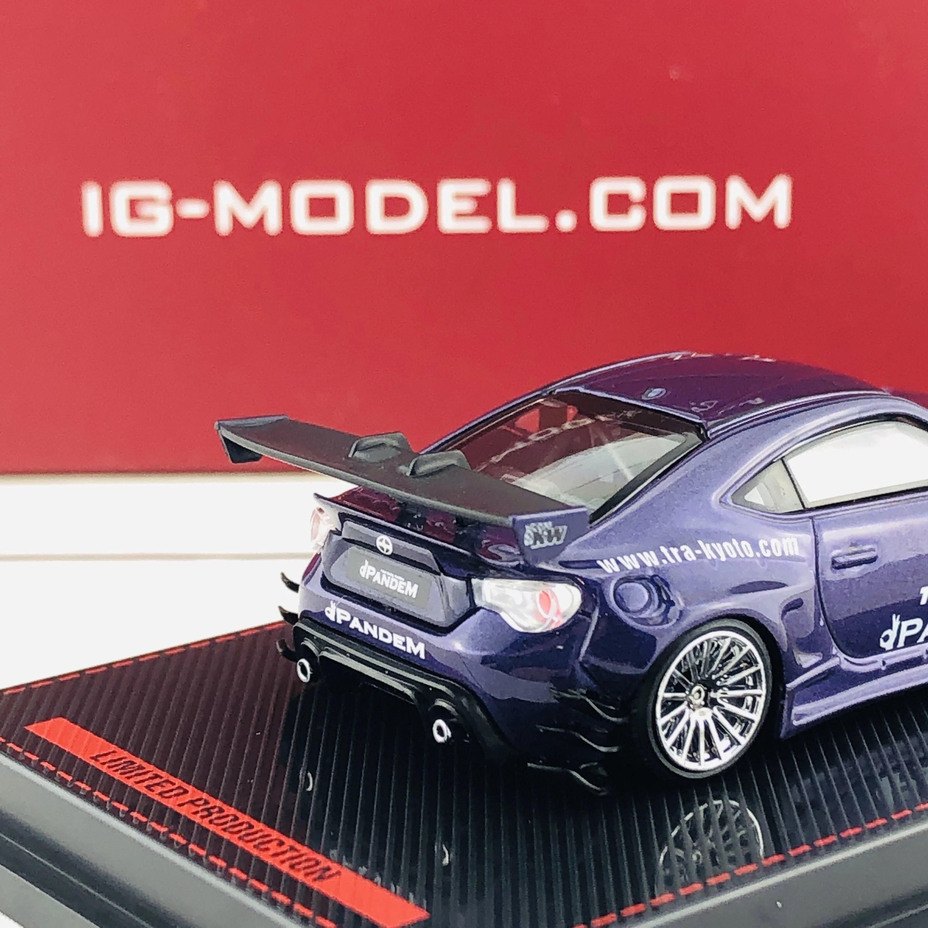 Ignition Model 1/64 Pandem Toyota 86 V3 Purple Metallic 1755 - Image 5