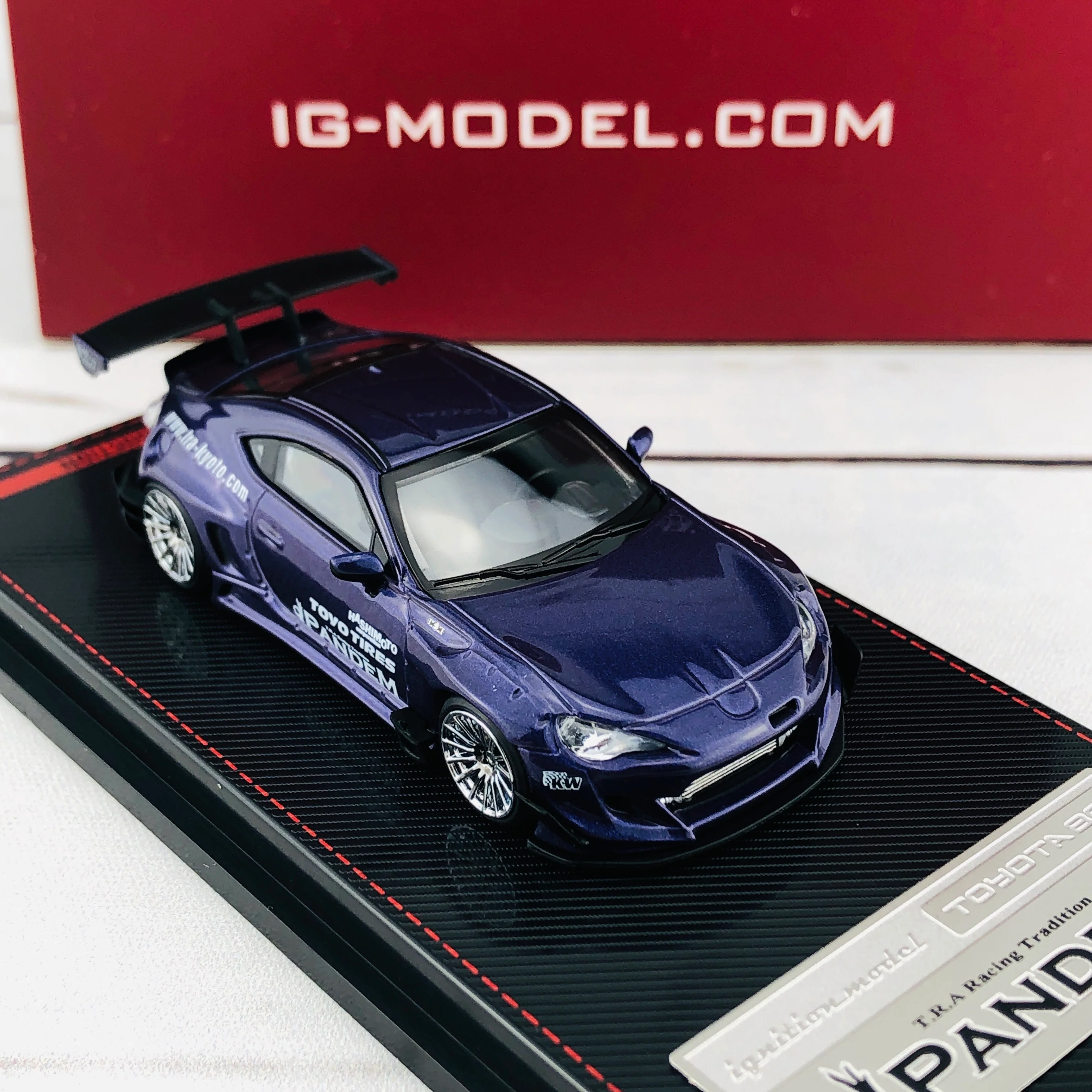 Ignition Model 1/64 Pandem Toyota 86 V3 Purple Metallic 1755 - Image 6