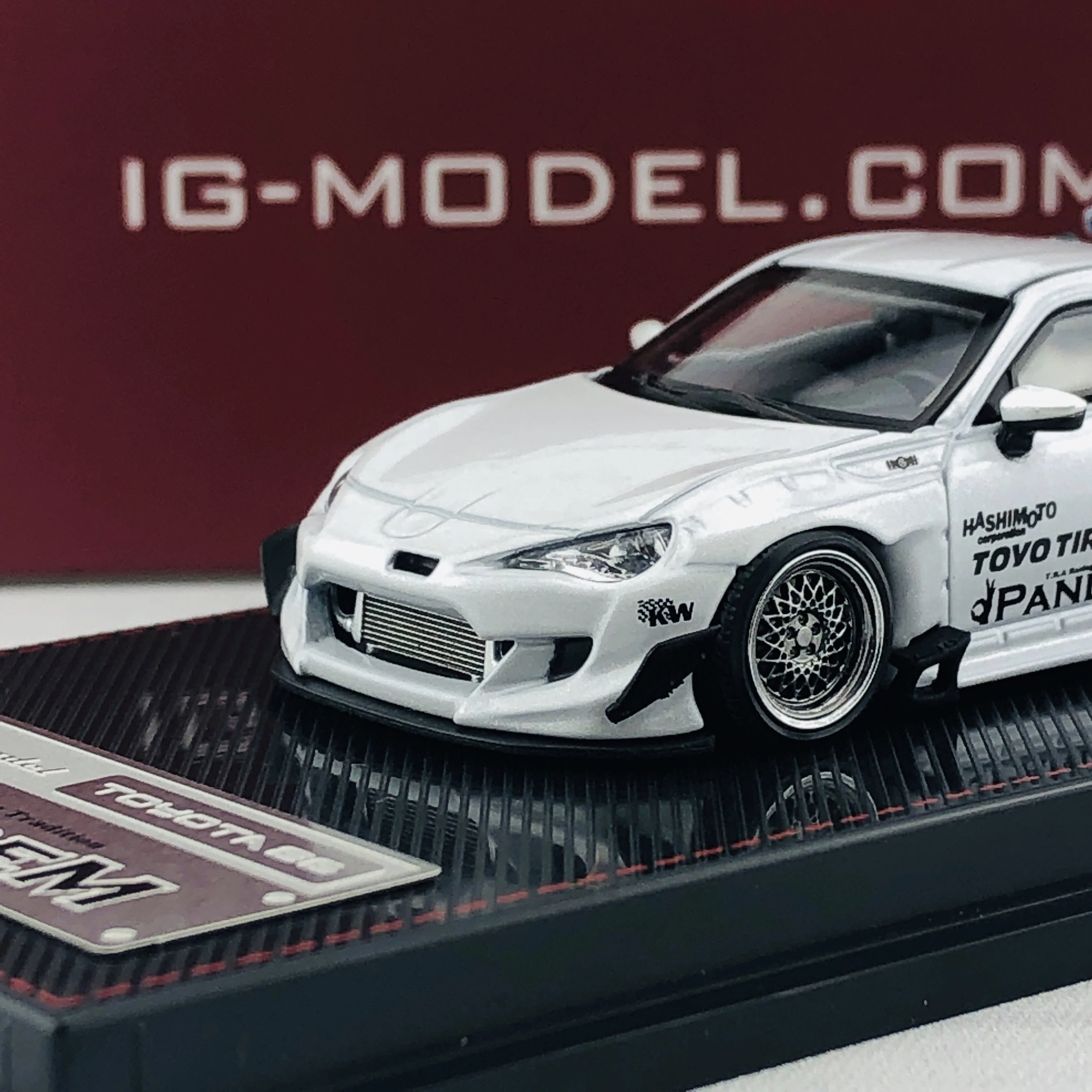 Ignition Model 1/64 Pandem Toyota 86 V3 White Metallic 1750 - Image 3
