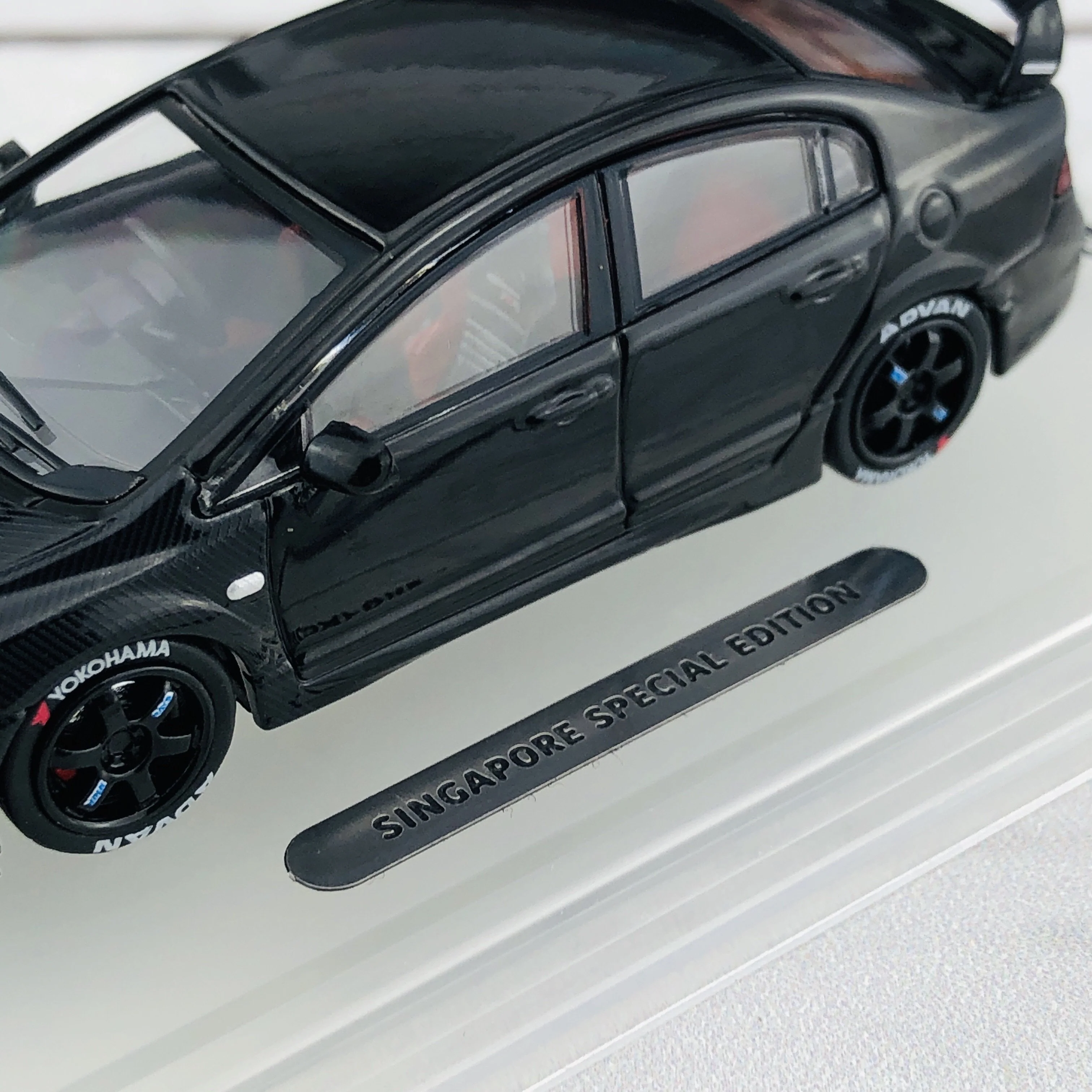 INNO64 1/64 HONDA CIVIC FD2 Mugen RR (Singapore Special Edition) IN64-FD2R-BLSG  **Limited Qty** - Image 4
