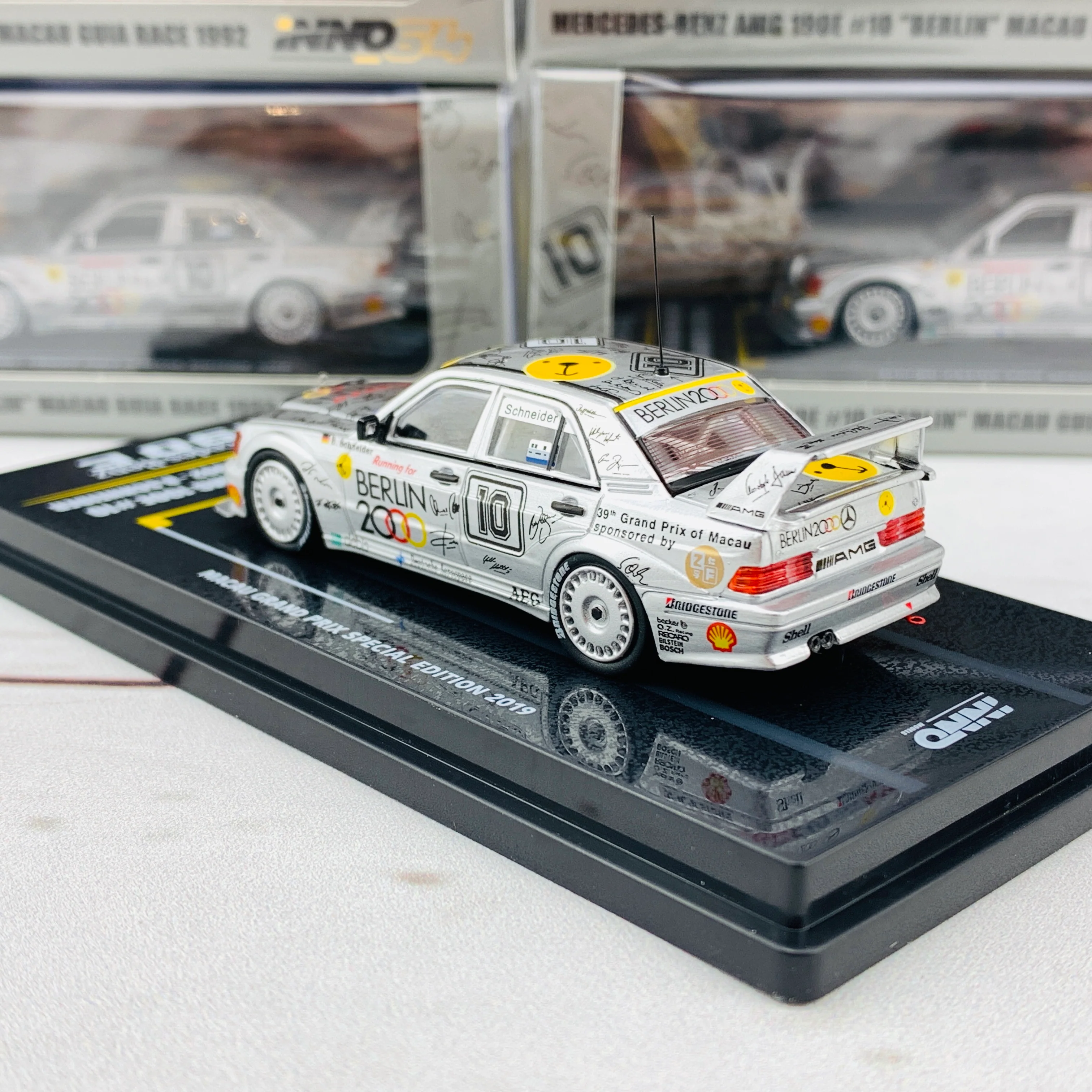 INNO64 1//64 Mercedes Benz AMG 190E 2.5-16 EVO II #10 Berlin - Macau Guia Race 1992 B.Schneider (Macau Guia Race Special Edition 2019) IN64-MGP19-190E - Image 4