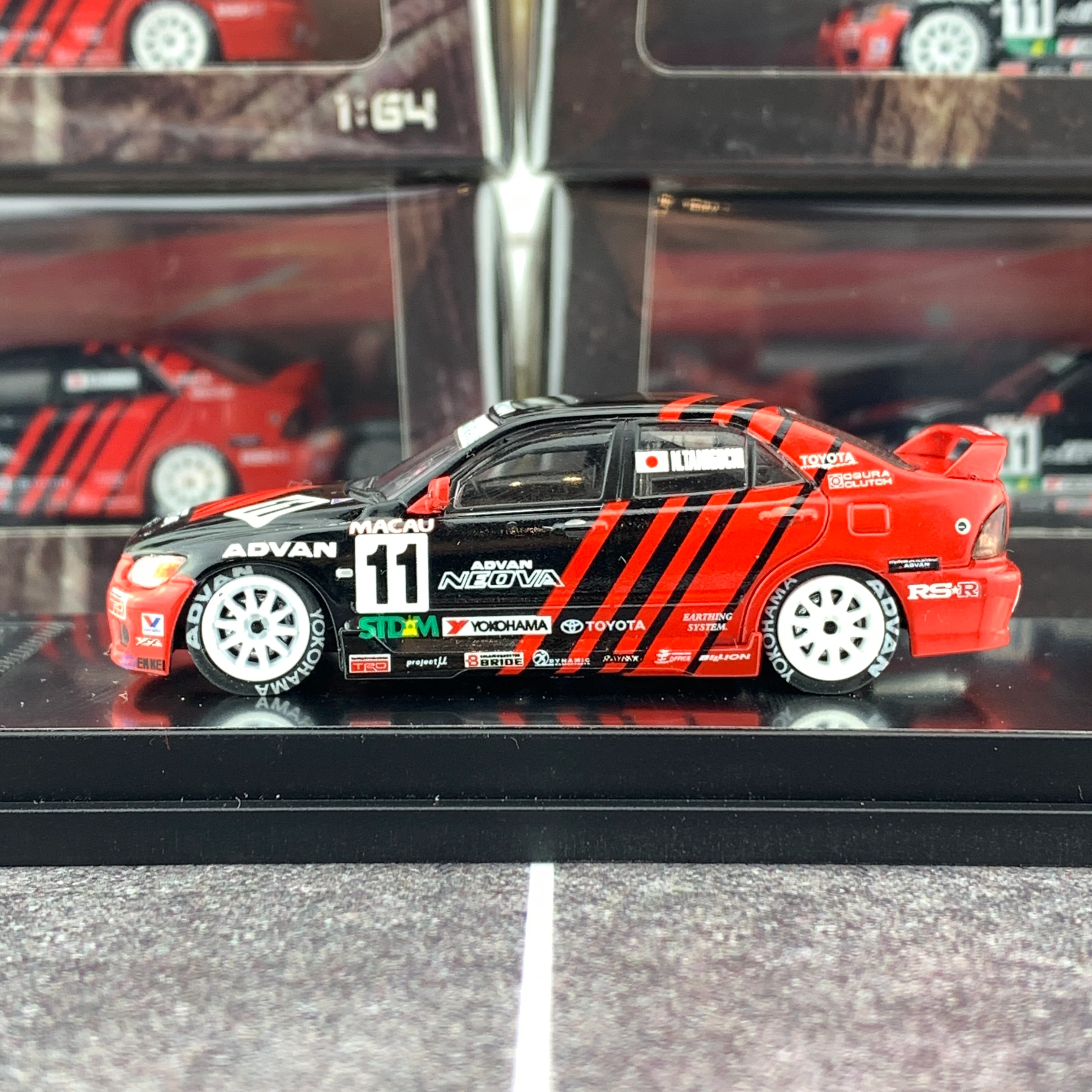 INNO x POPRACE Toyota Altezza Macau Guia Race 2001 #11 PR64-ALT-01M11 - Image 3