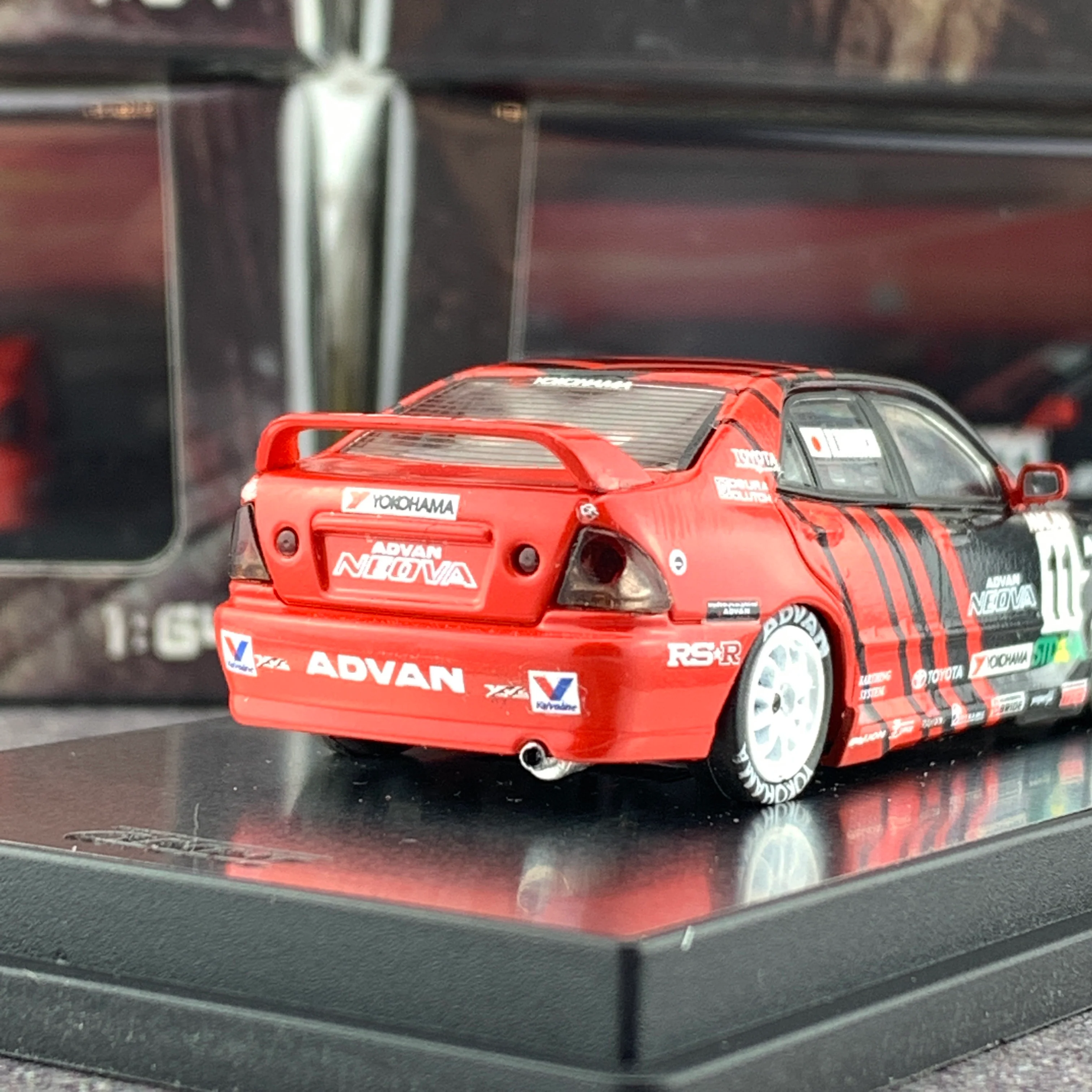 INNO x POPRACE Toyota Altezza Macau Guia Race 2001 #11 PR64-ALT-01M11 - Image 5
