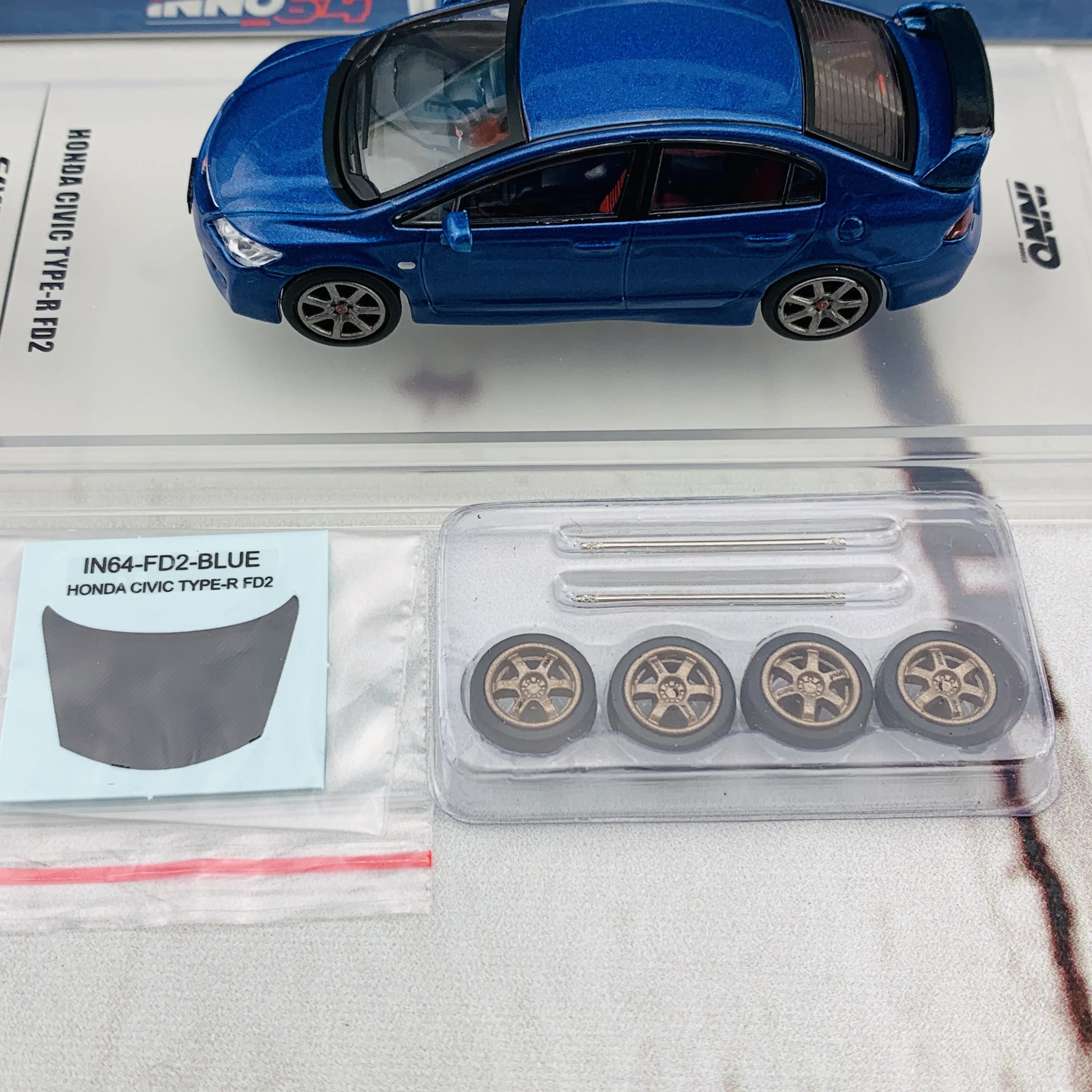 INNO64 1/64 Honda Civic Type-R FD2 BLUE IN64-FD2-BLUE - Image 5