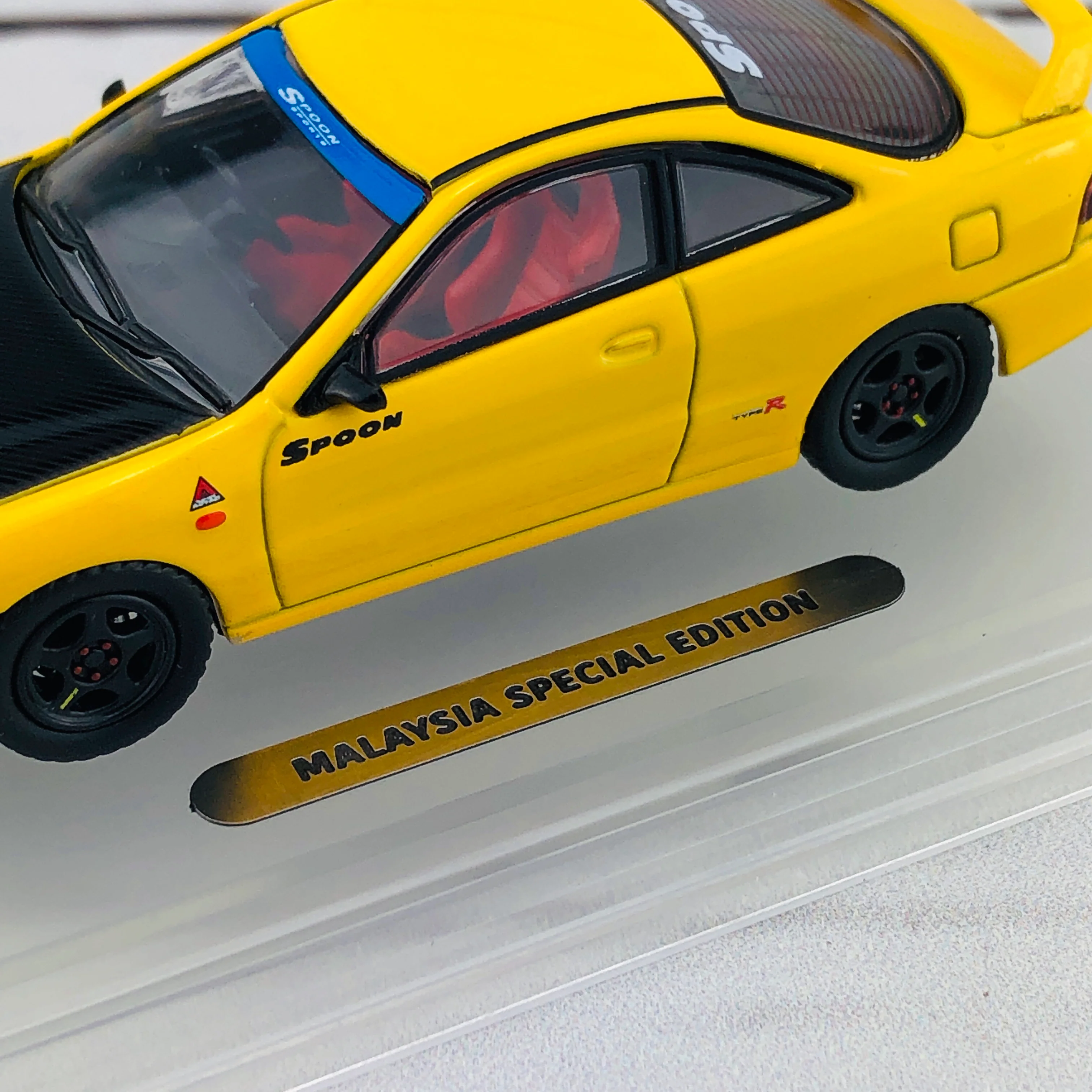 INNO64 1/64 Honda Integra Type-R DC2 Tuned by Spoon Malaysian Special Edition IN64-DC2-YSPMS - Image 6