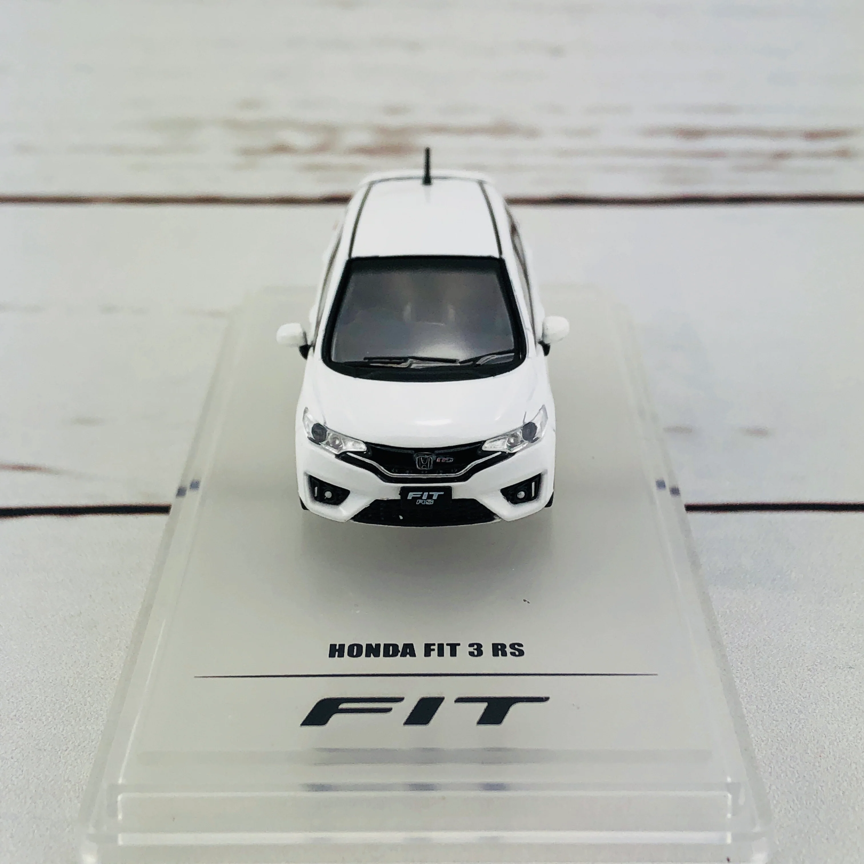 INNO64 1/64 Honda Fit 3 RS White IN64-GK5-WH3X1 - Image 10