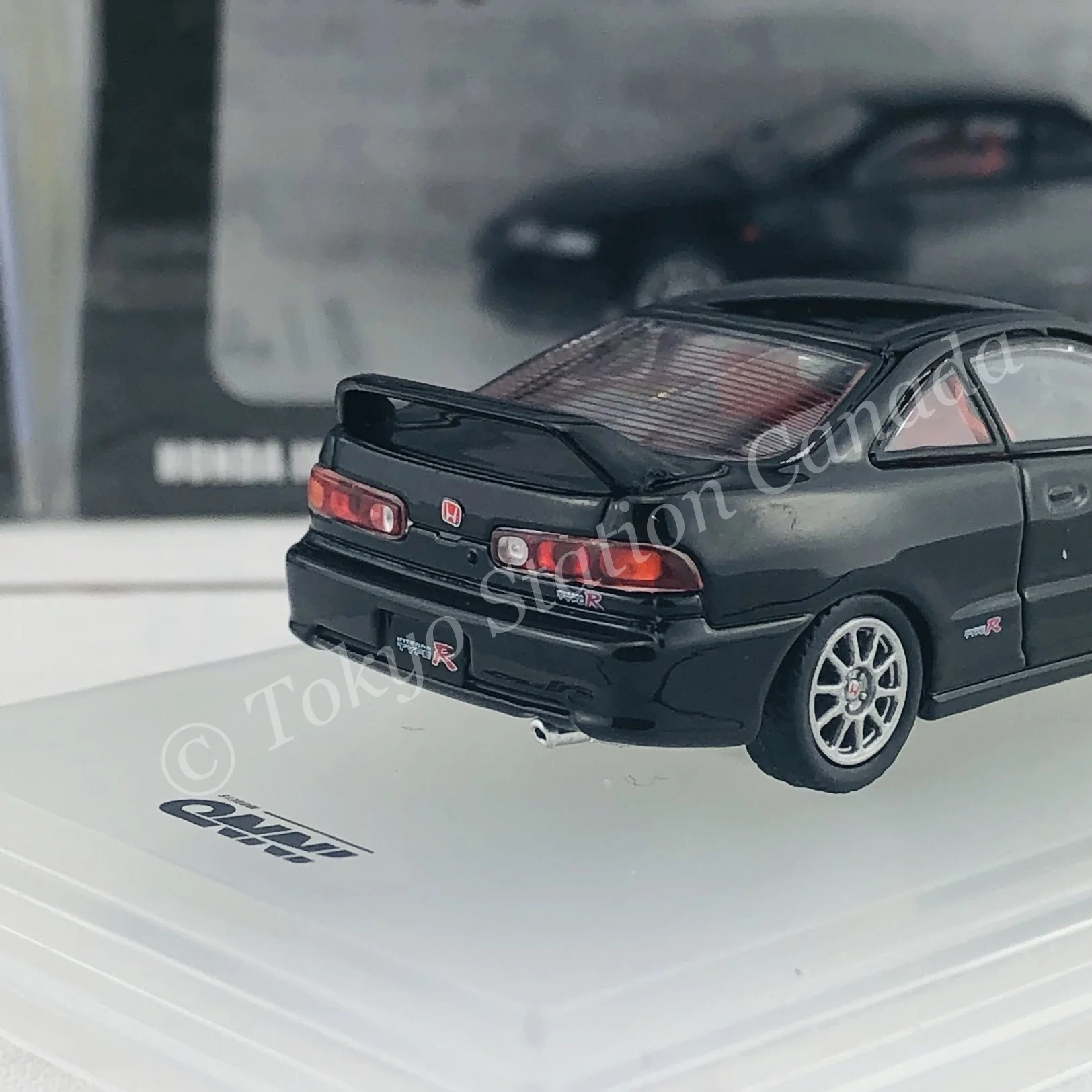 INNO64 1/64 Honda Integra Type-R DC2 Black IN64-DC2-BLA - Image 5