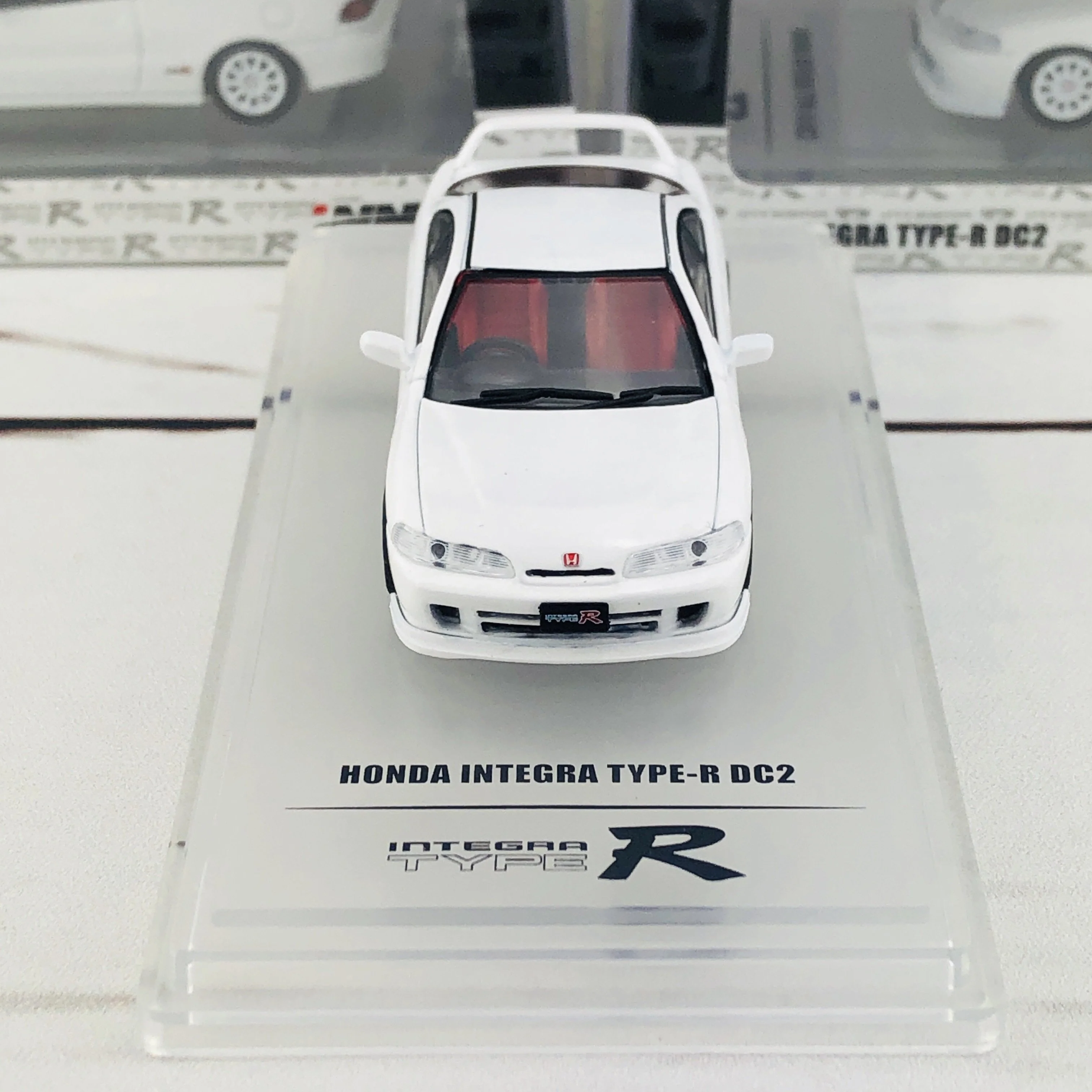 INNO64 1/64 Honda Integra Type-R DC2 White IN64-DC2-WHI - Image 5