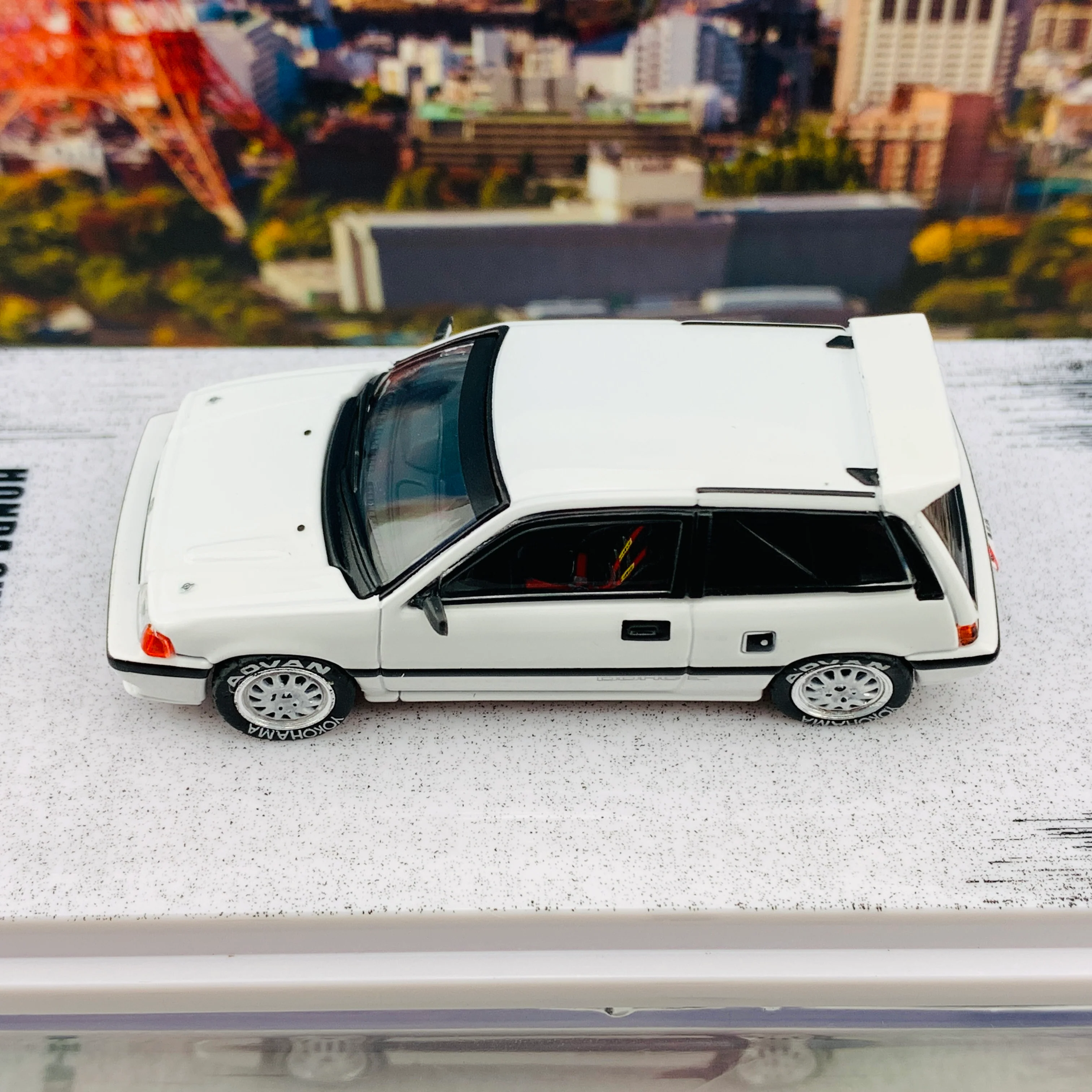 INNO64 1/64 JDM COLLECTION HONDA CIVIC SI E-AT WHITE "OSAKA JDM" with Extra Wheels and Decals IN64-EAT-JDM07 - Image 5