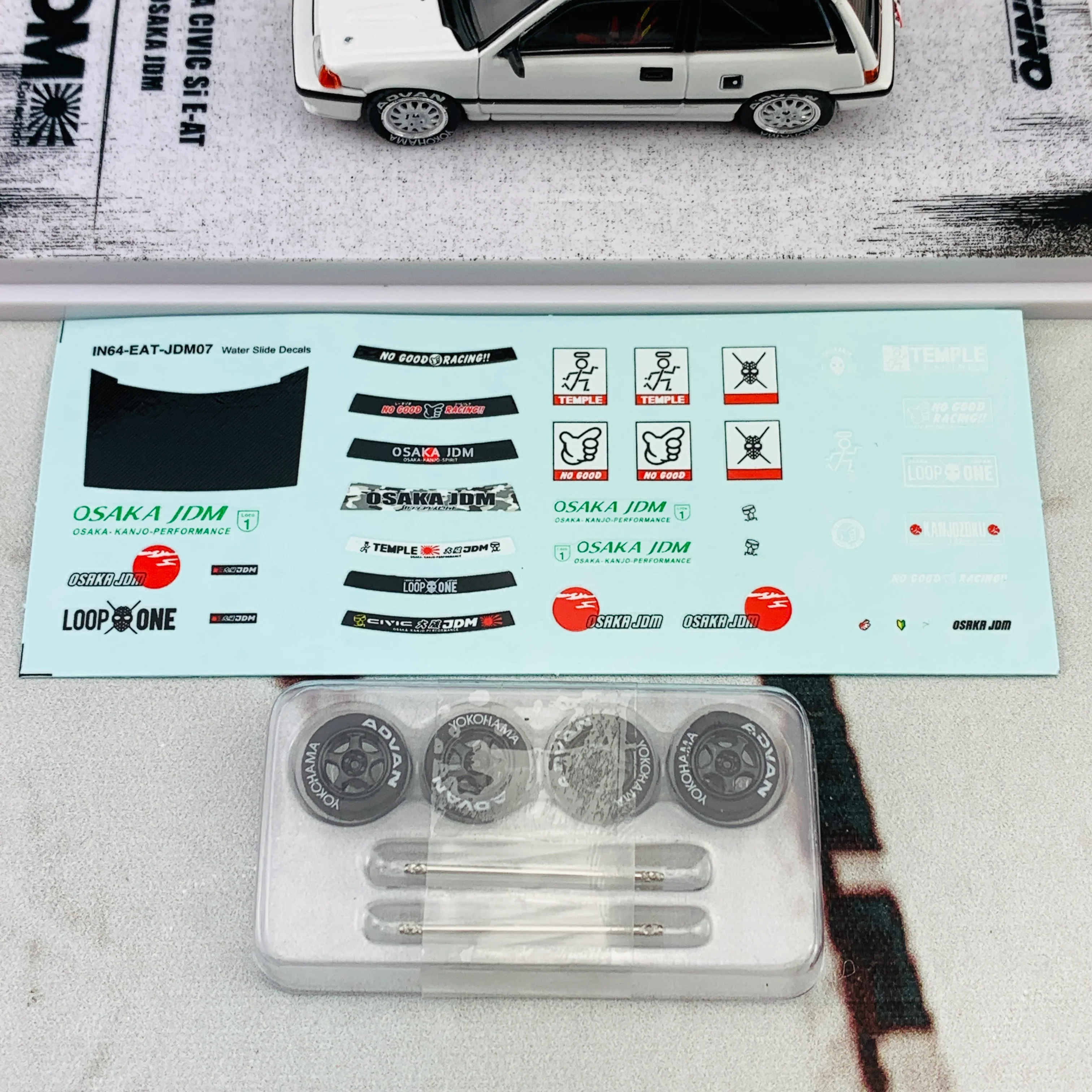 INNO64 1/64 JDM COLLECTION HONDA CIVIC SI E-AT WHITE "OSAKA JDM" with Extra Wheels and Decals IN64-EAT-JDM07 - Image 6