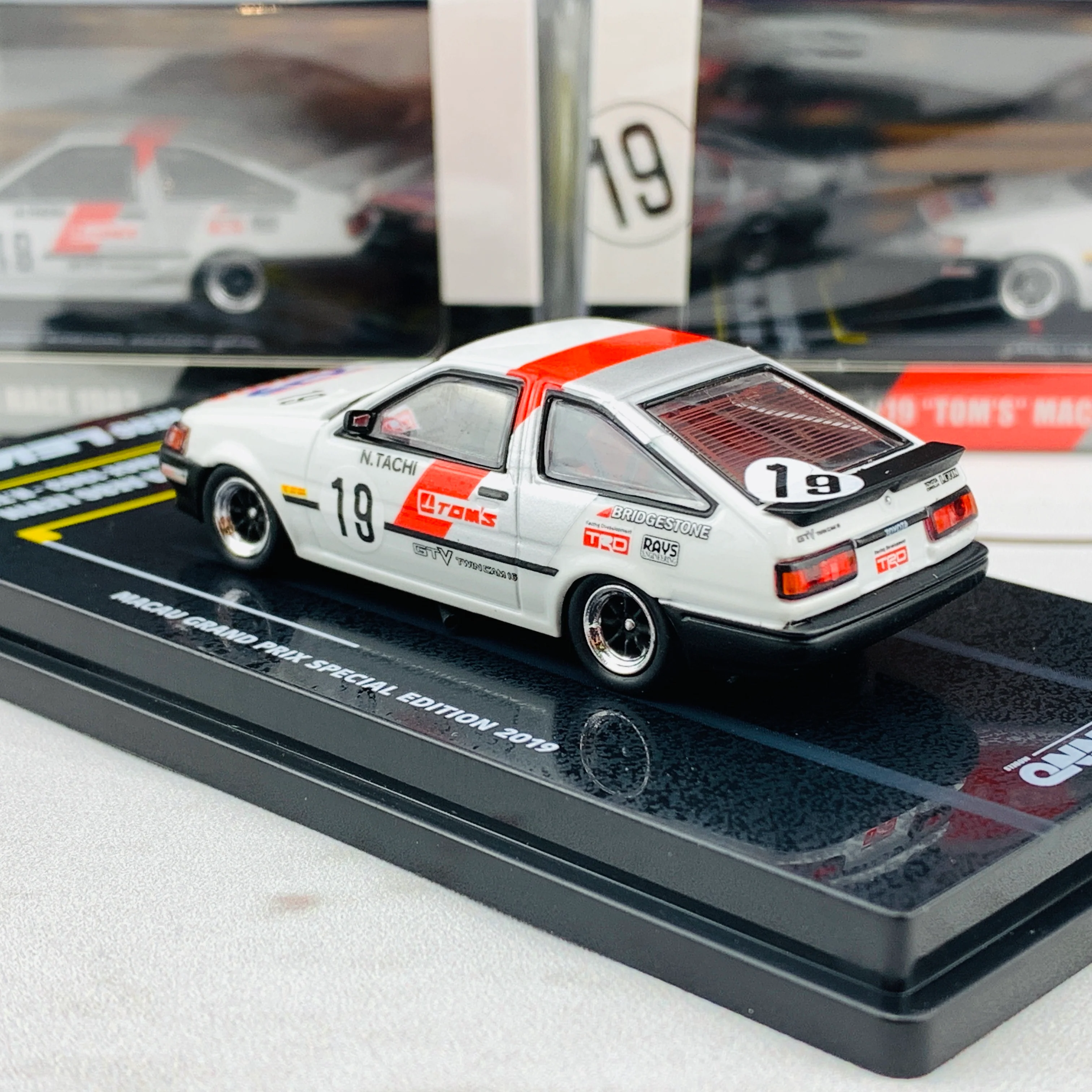 INNO64 1/64 Toyota Corolla AE86 Levin #19 Macua Guia Race 1983 Macau Grand Prix Special Edition- N.Tachi IN64-MGP19-AE86 - Image 4