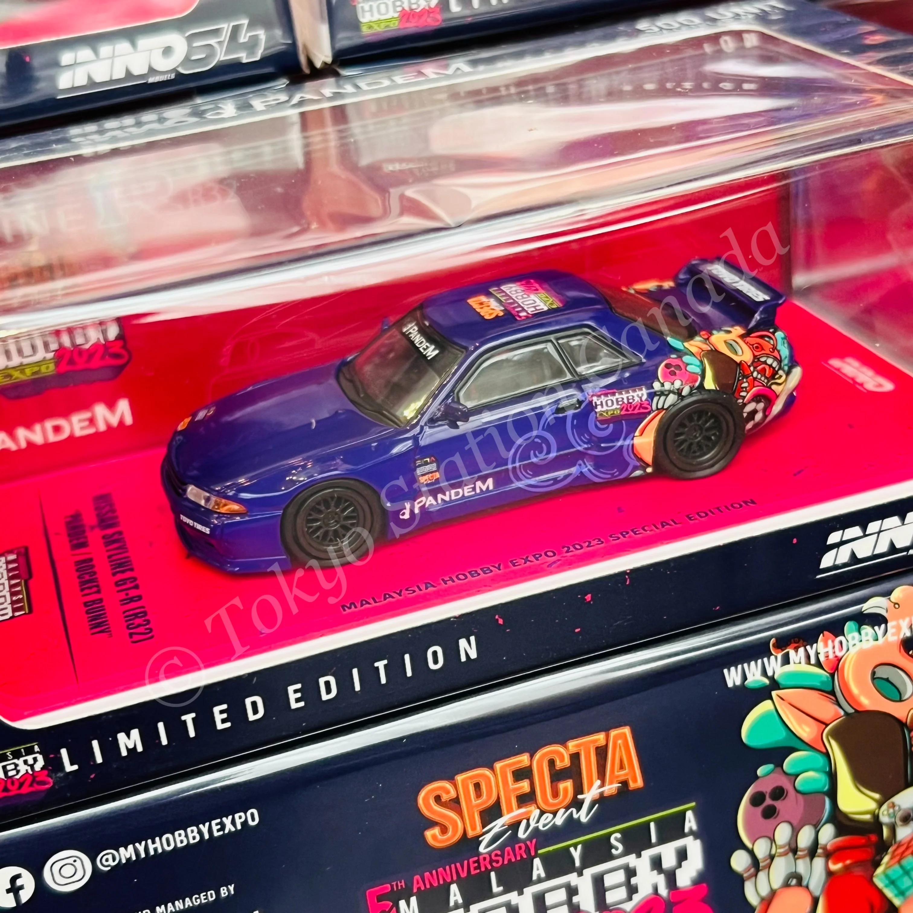 INNO64 1/64 NISSAN SKYLINE GT-R (R32) "PANDEM" Malaysia HOBBY EXPO 2023 IN64-R32P-MHX23 - Image 2