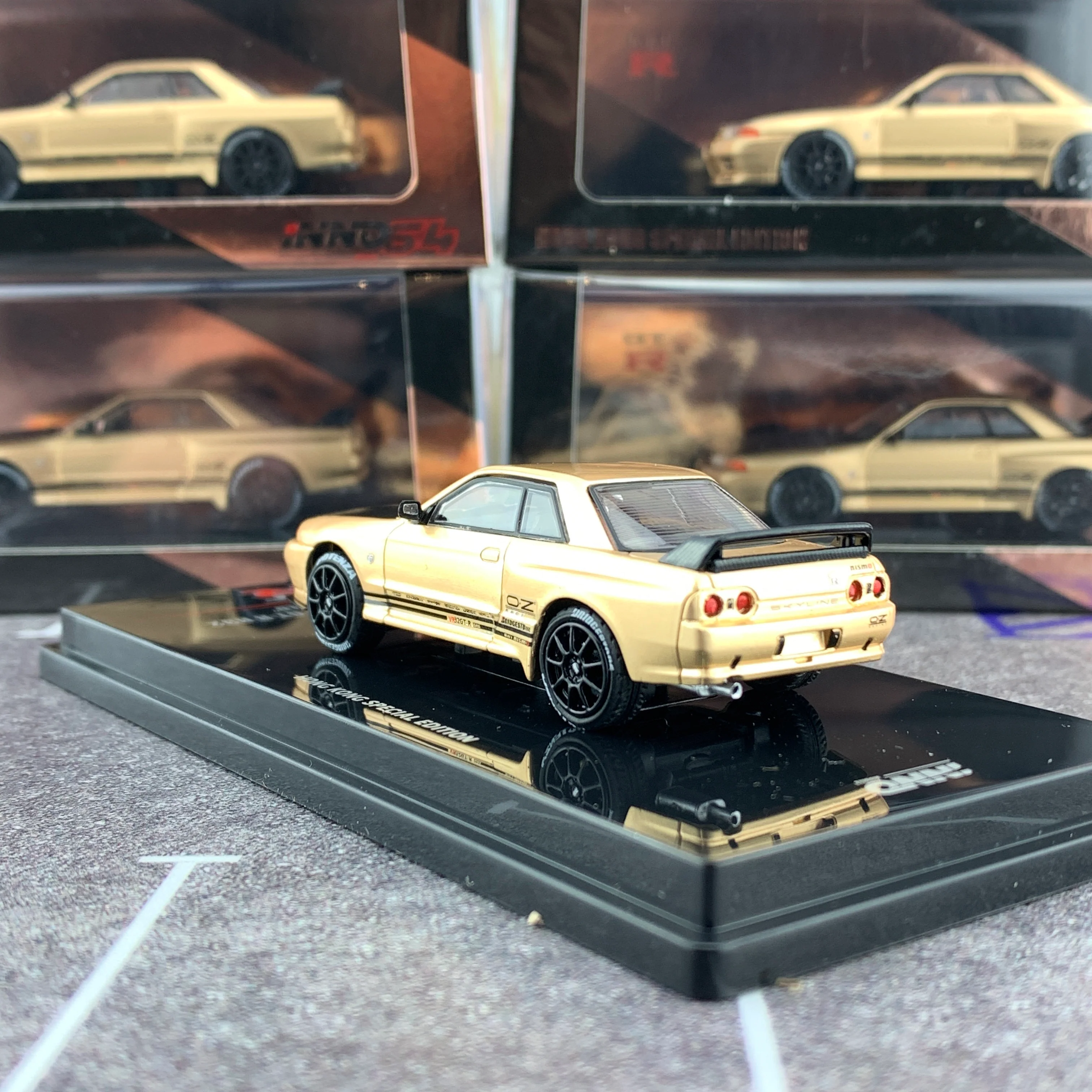 INNO64 1/64 NISSAN SKYLINE GTR R32 Satin Gold Hong Kong Special Edition IN64-R32-SGHS - Image 4
