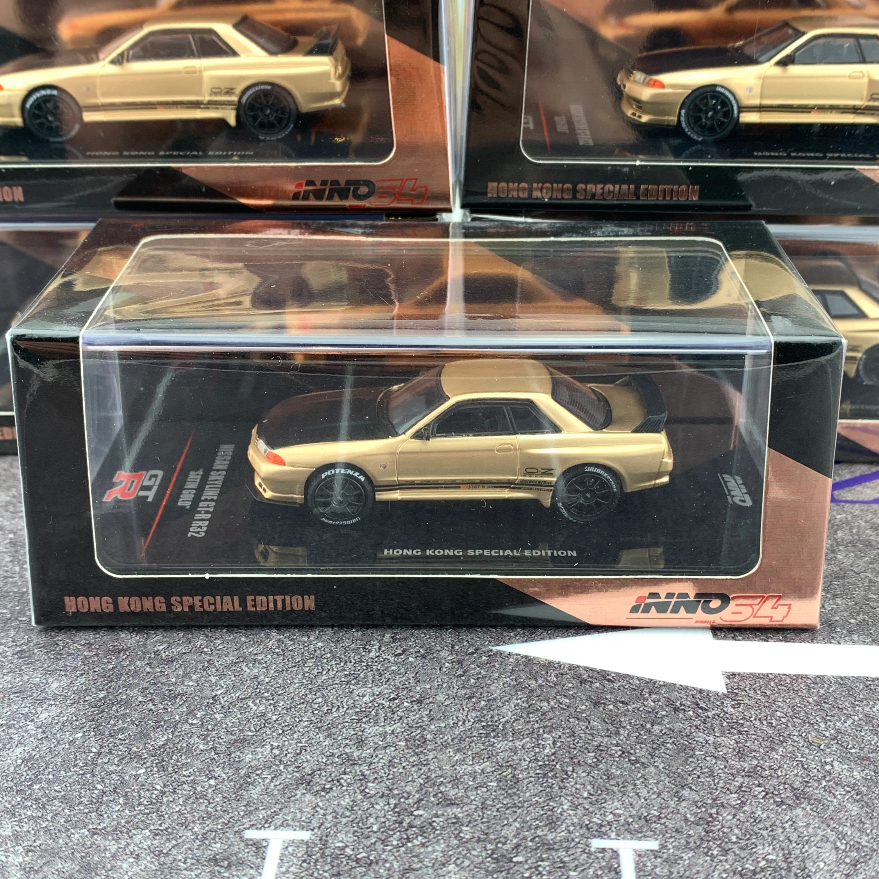 INNO64 1/64 NISSAN SKYLINE GTR R32 Satin Gold Hong Kong Special Edition IN64-R32-SGHS - Image 6