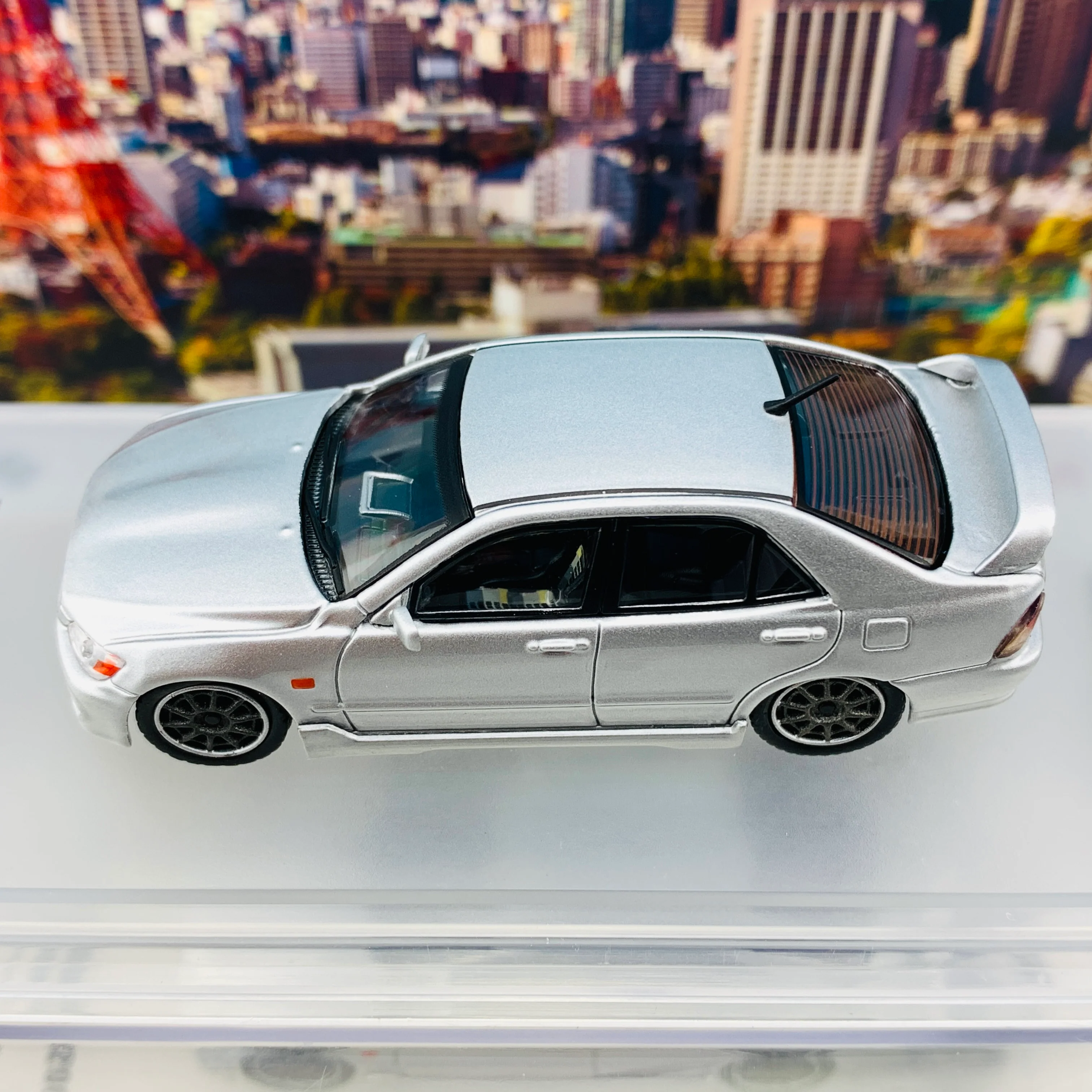 INNO64 1/64 Toyota Altezza RS200 Z-Edition SILVER with Extra Wheels set and Carbon Bonnet decals IN64-RS200-SL - Image 5