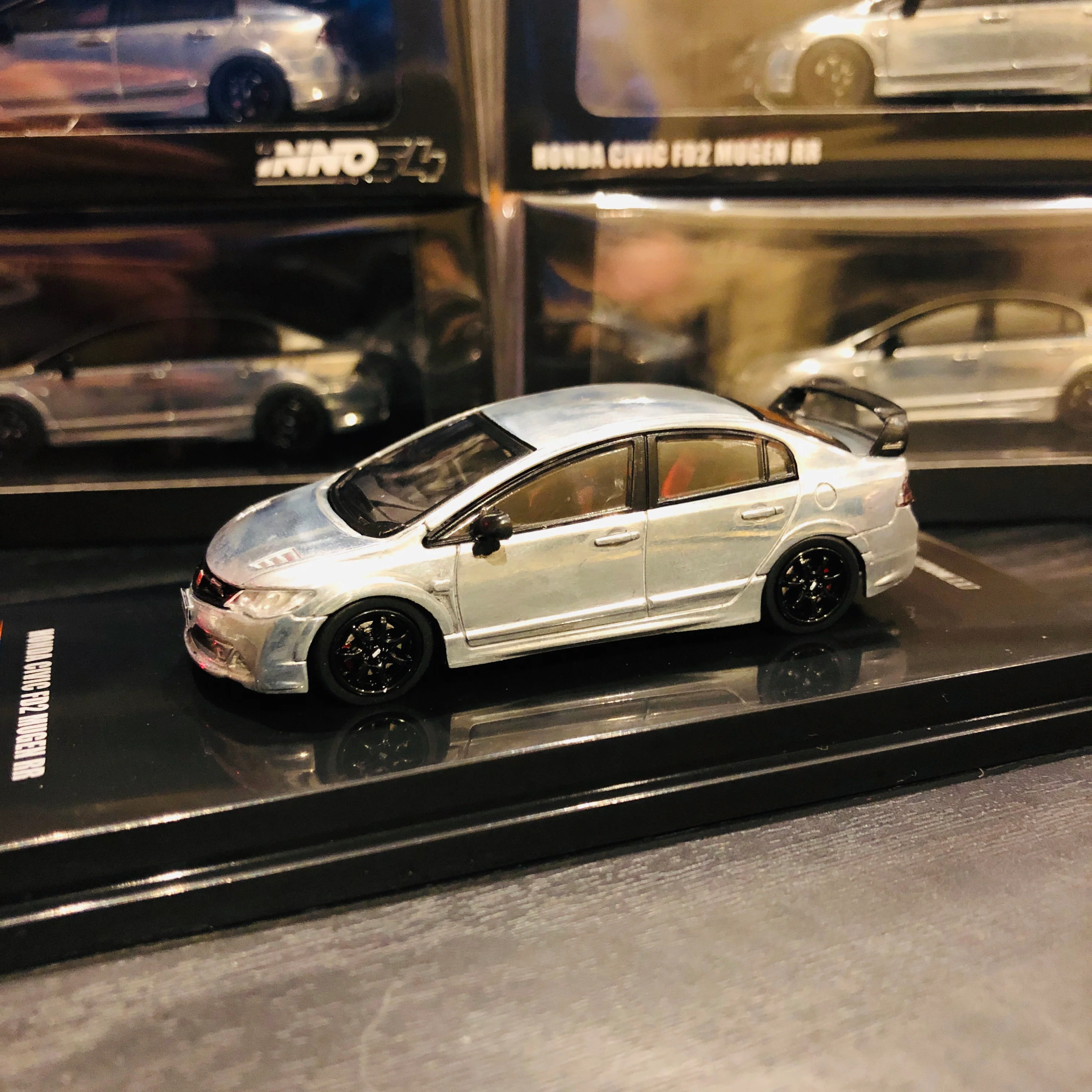 INNO64 HONDA CIVIC FD2 MUGEN RR RAW Collection Limited Edition - Image 2