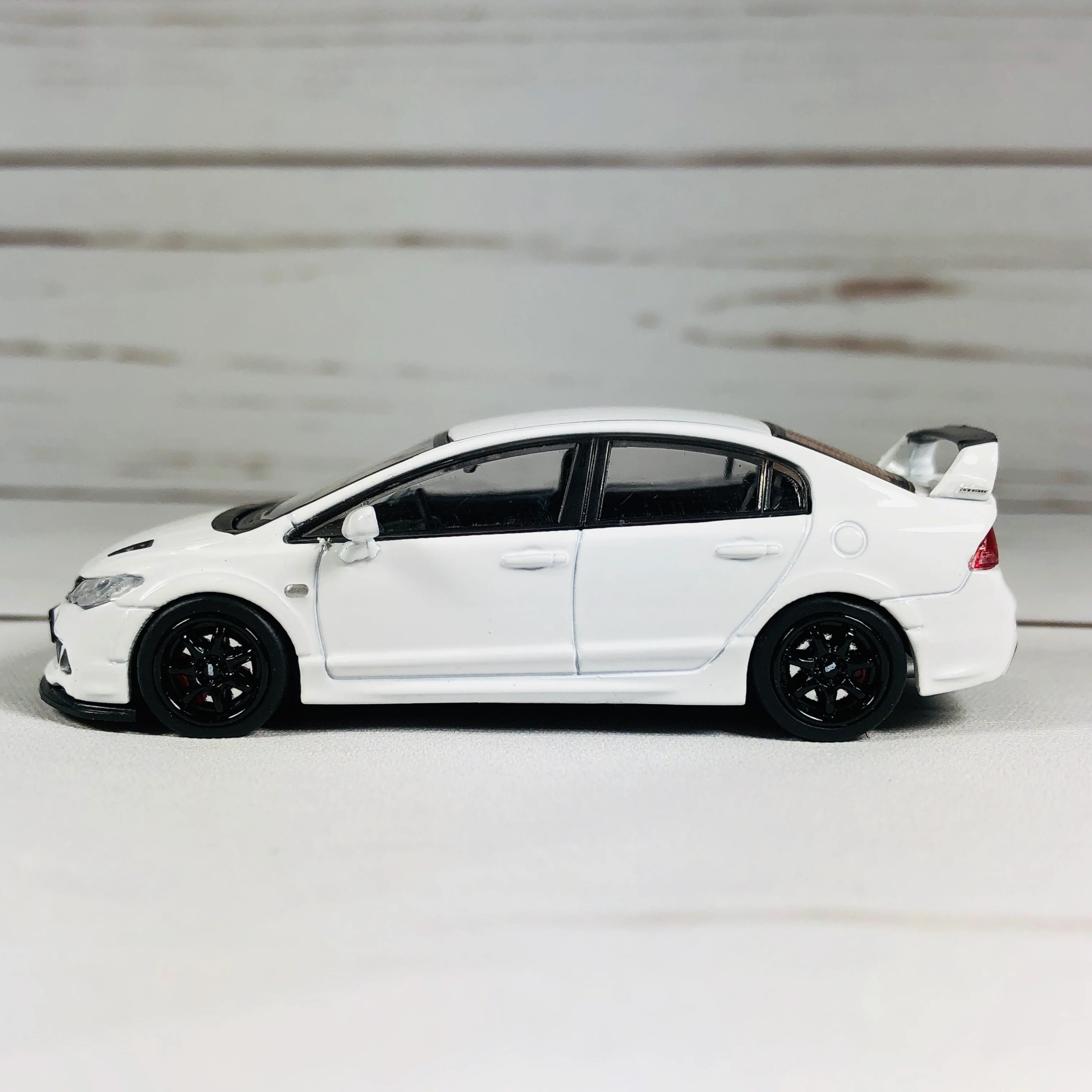 INNO64 HONDA CIVIC FD2 MUGEN RR WHITE Hong Kong Special Edition - Image 7