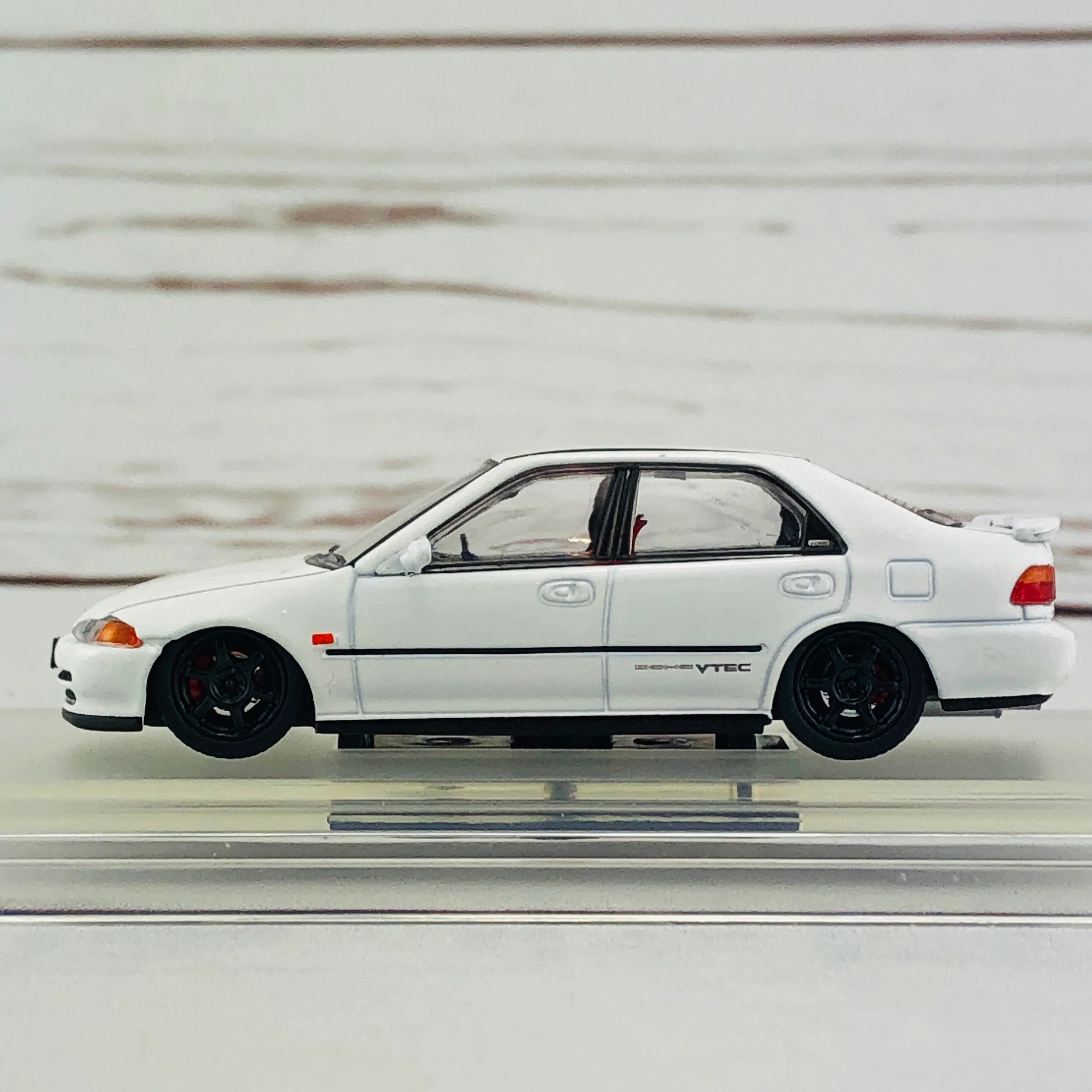 INNO64 HONDA CIVIC FERIO EG9 WHITE with Customizable Stickers and 1 set of wheel IN64-EG9-WHI - Image 4