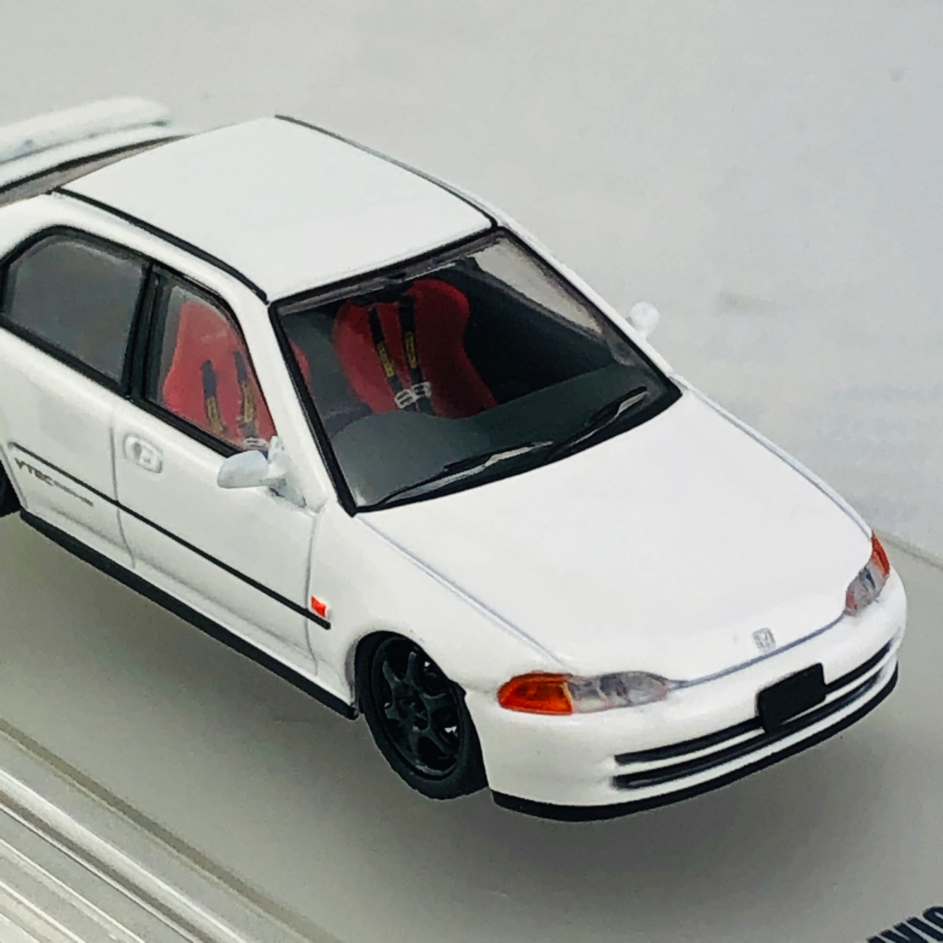 INNO64 HONDA CIVIC FERIO EG9 WHITE with Customizable Stickers and 1 set of wheel IN64-EG9-WHI - Image 7