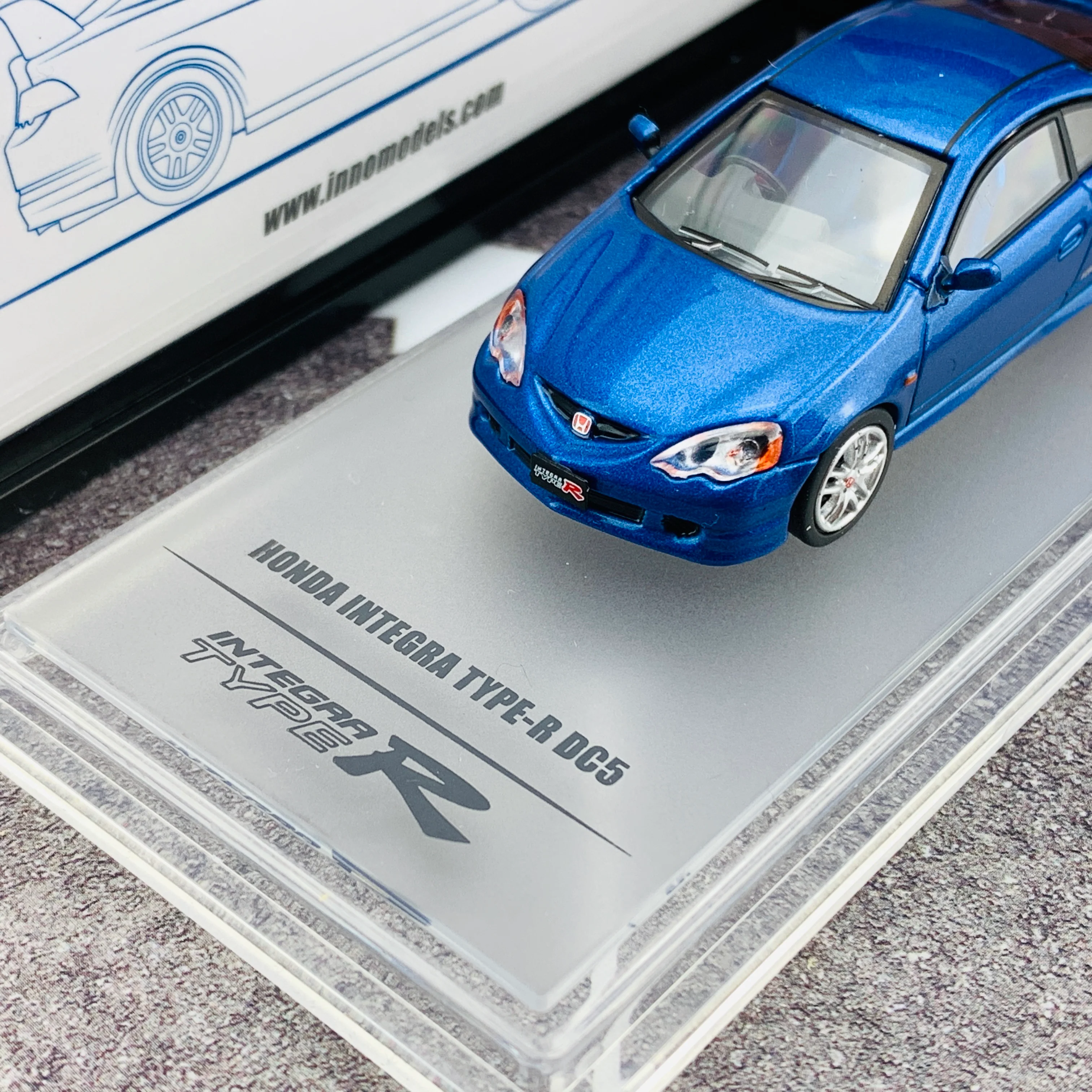 INNO64 1/64 HONDA INTEGRA TYPE-R DC5 BLUE IN64-DC5-BL - Image 4