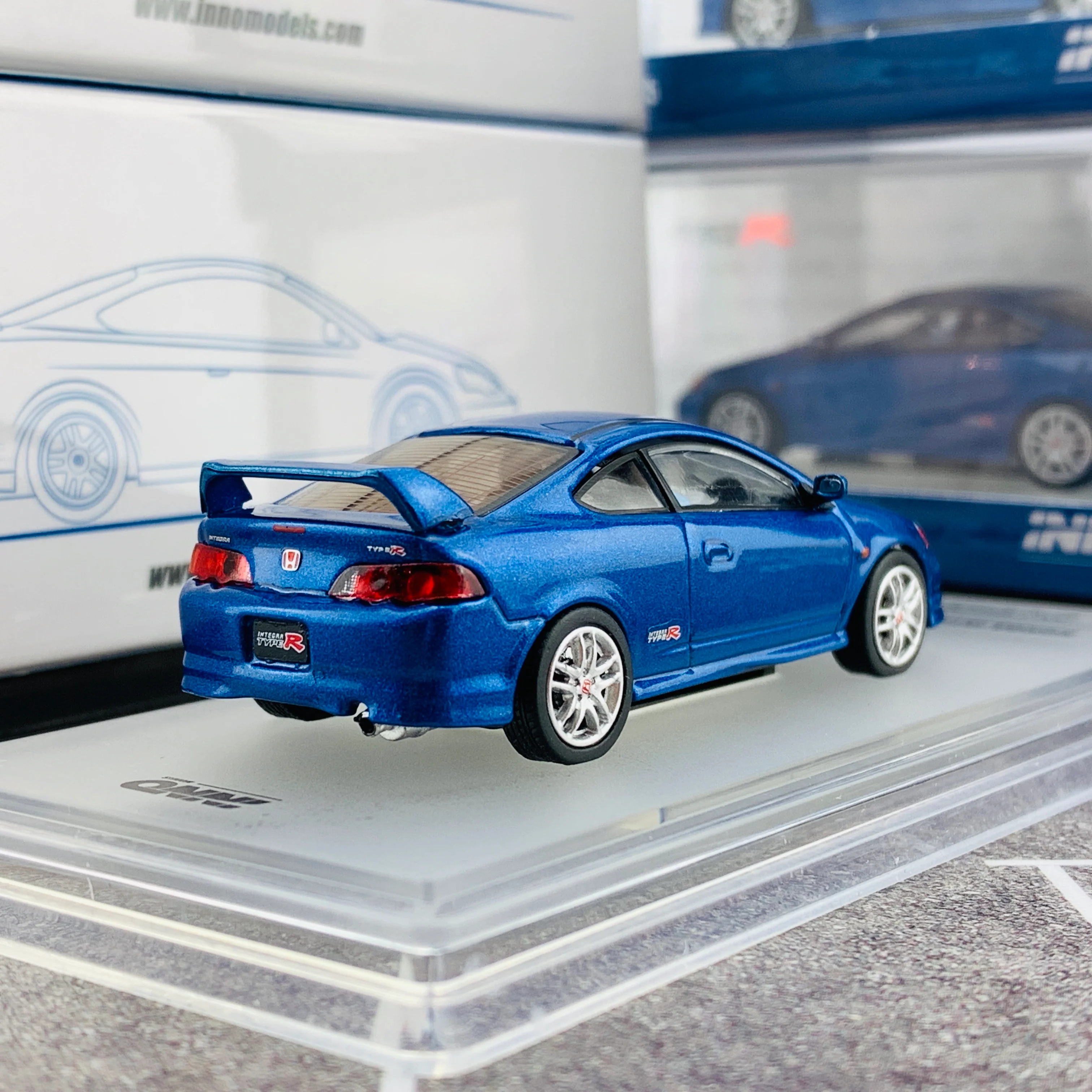 INNO64 1/64 HONDA INTEGRA TYPE-R DC5 BLUE IN64-DC5-BL - Image 5