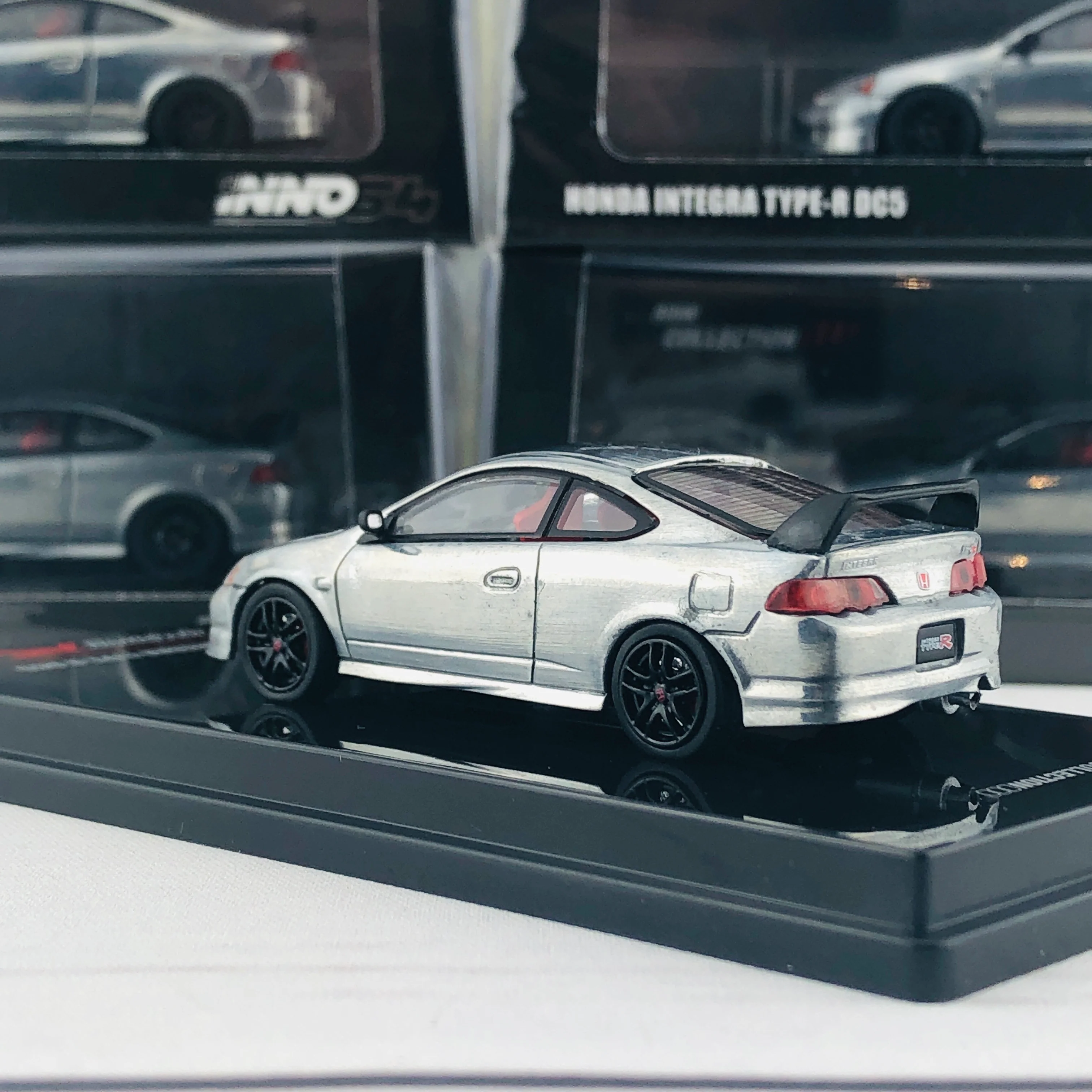 INNO64 HONDA Integra Type-R DC5 RAW Collection Limited Edition IN64-RAW-DC5 - Image 3