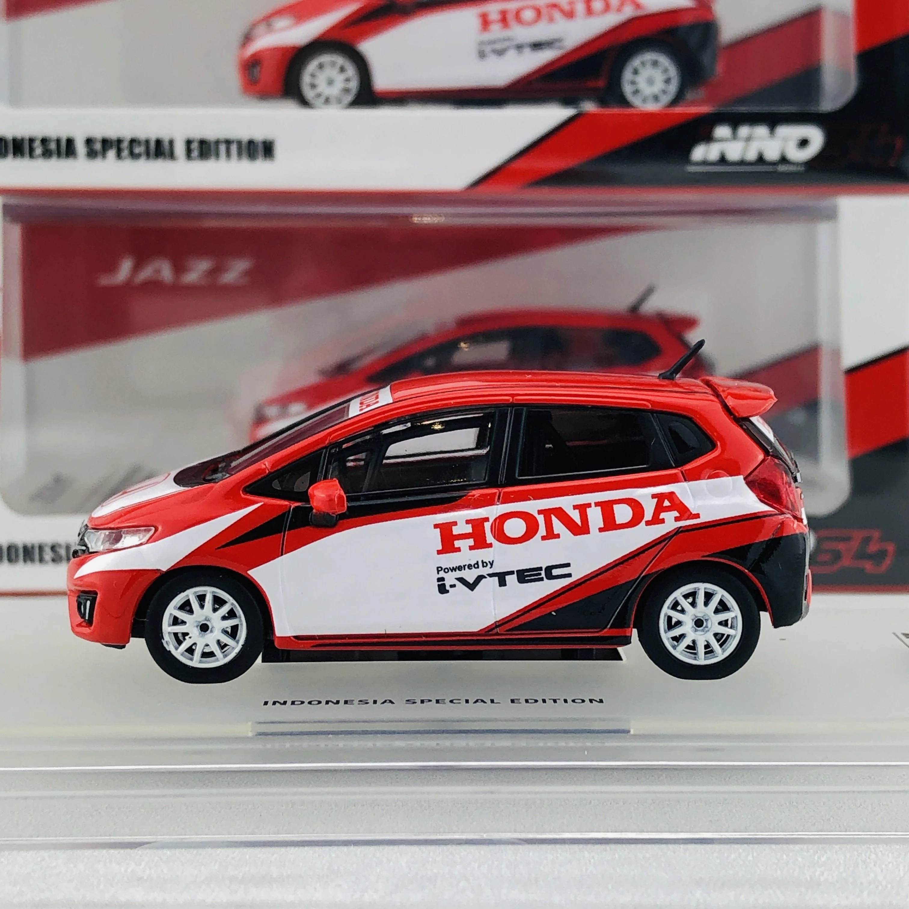INNO64 HONDA Jazz GK5 Team Honda Racing Indonesia INDONESIA TOURING CAR CHAMPIONSHIP 2015 IN64-GK5-THRI - Image 3