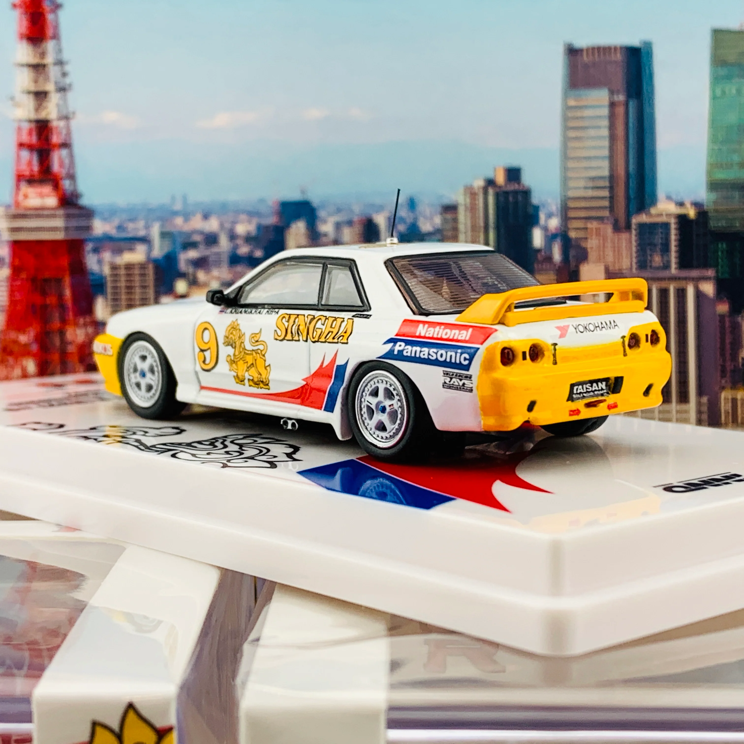 INNO64 Nissan Skyline GTR R32 #9 "Singha National Panasonic" APTCC 1992 IN64-R32-SIN92 - Image 5