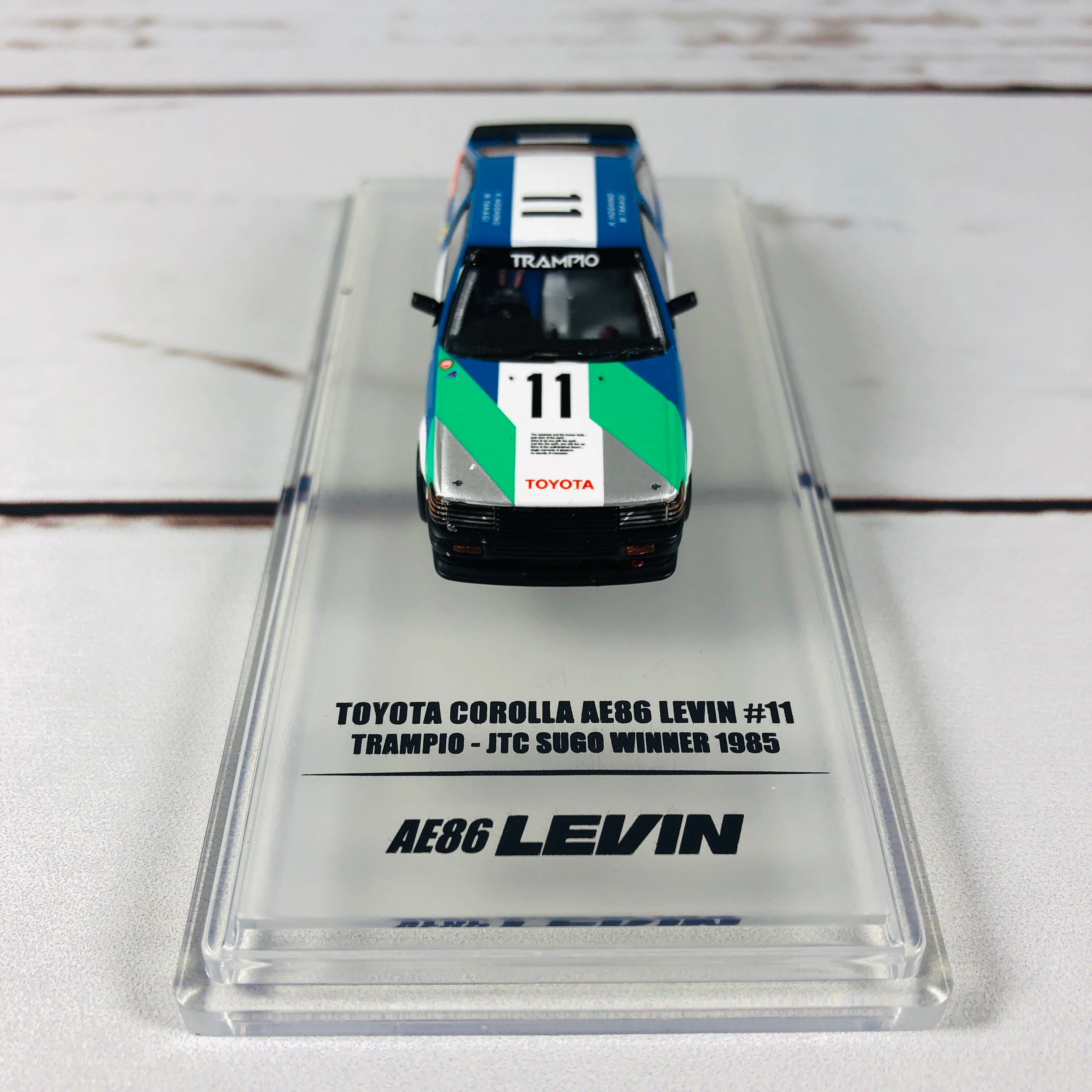INNO64 TOYOTA COROLLA AE86 LEVIN #11 "TRAMPIO" JTCC 1985 IN64-AE86-11TR85 - Image 3
