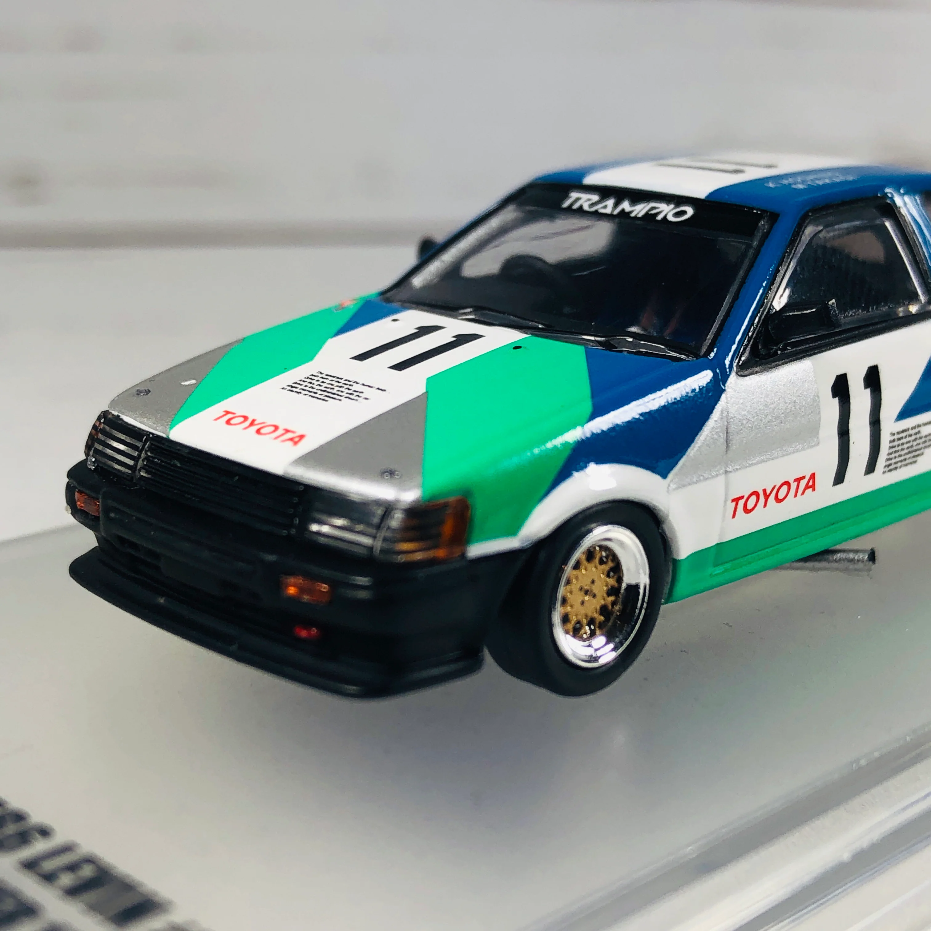 INNO64 TOYOTA COROLLA AE86 LEVIN #11 "TRAMPIO" JTCC 1985 IN64-AE86-11TR85 - Image 5