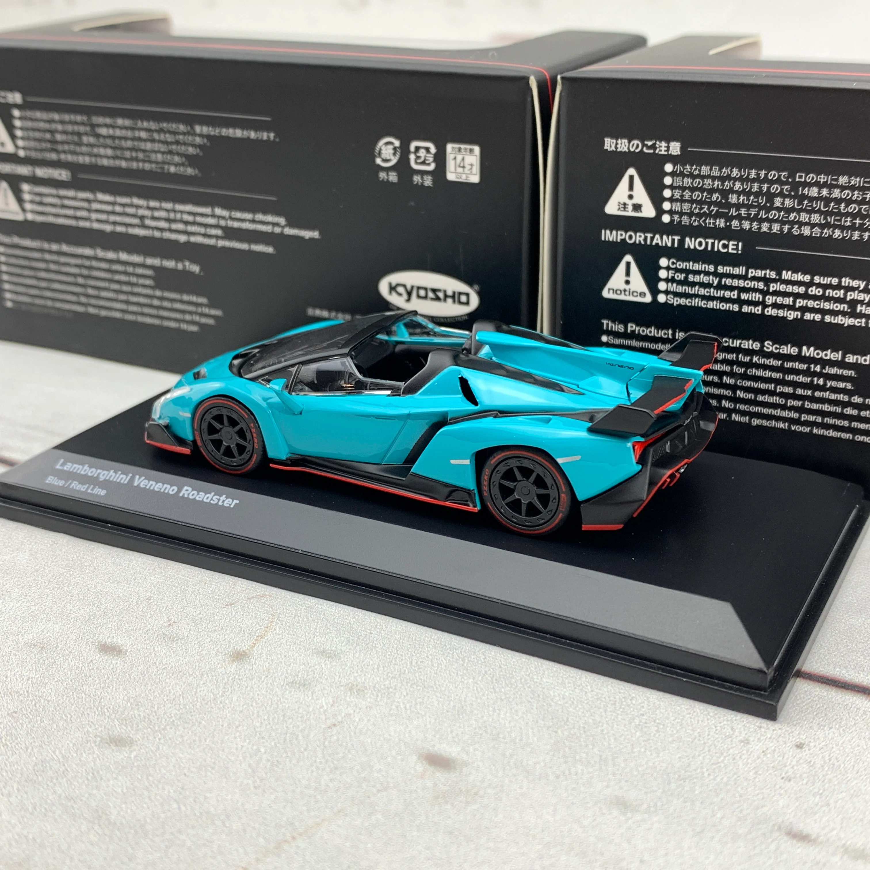 KYOSHO 1/64 Lamborghini Veneno Roadster Blue/Red Line KS07040A4 - Image 4