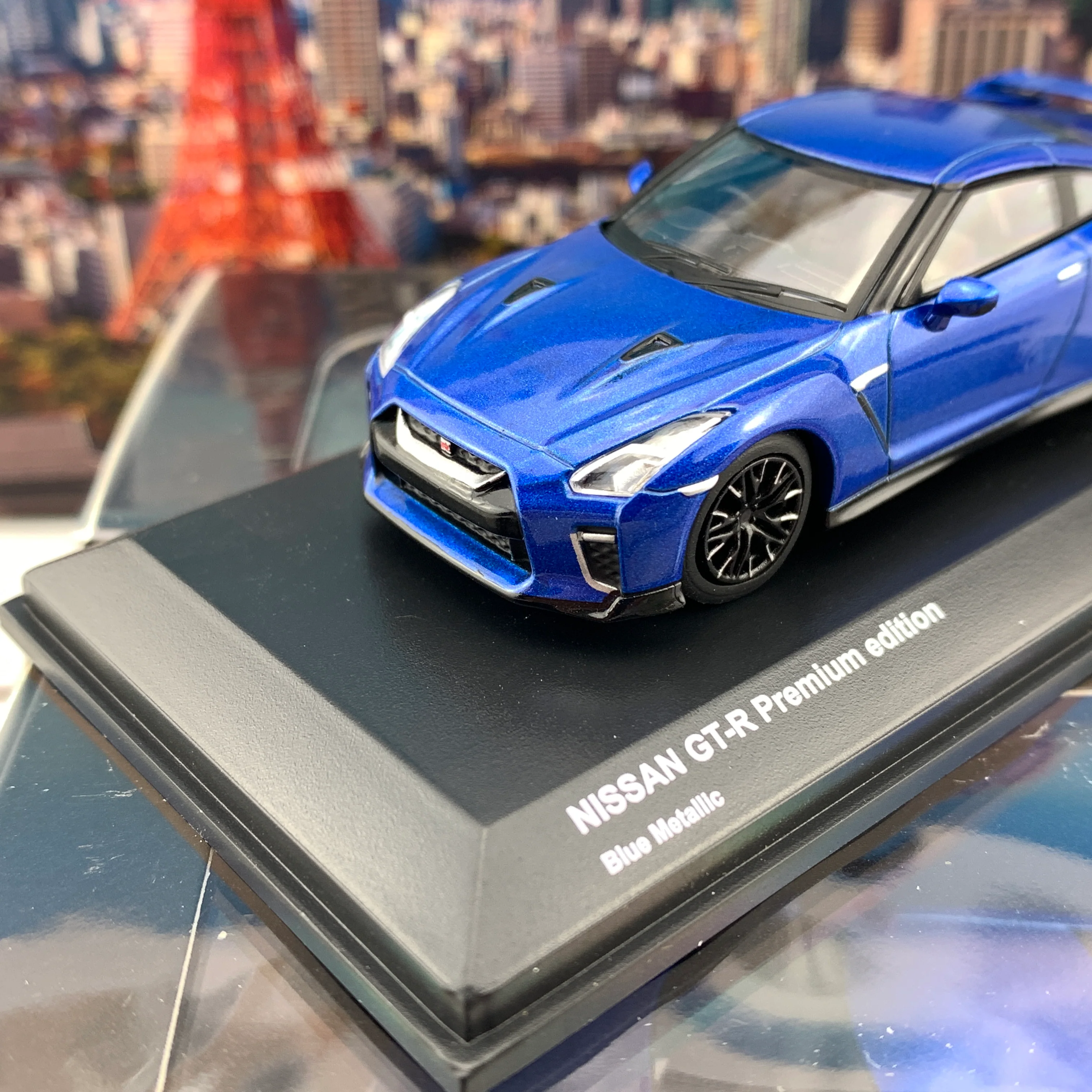 KYOSHO 1/64 NISSAN GTR Premium Edition Blue Metallic KS07067BL - Image 3