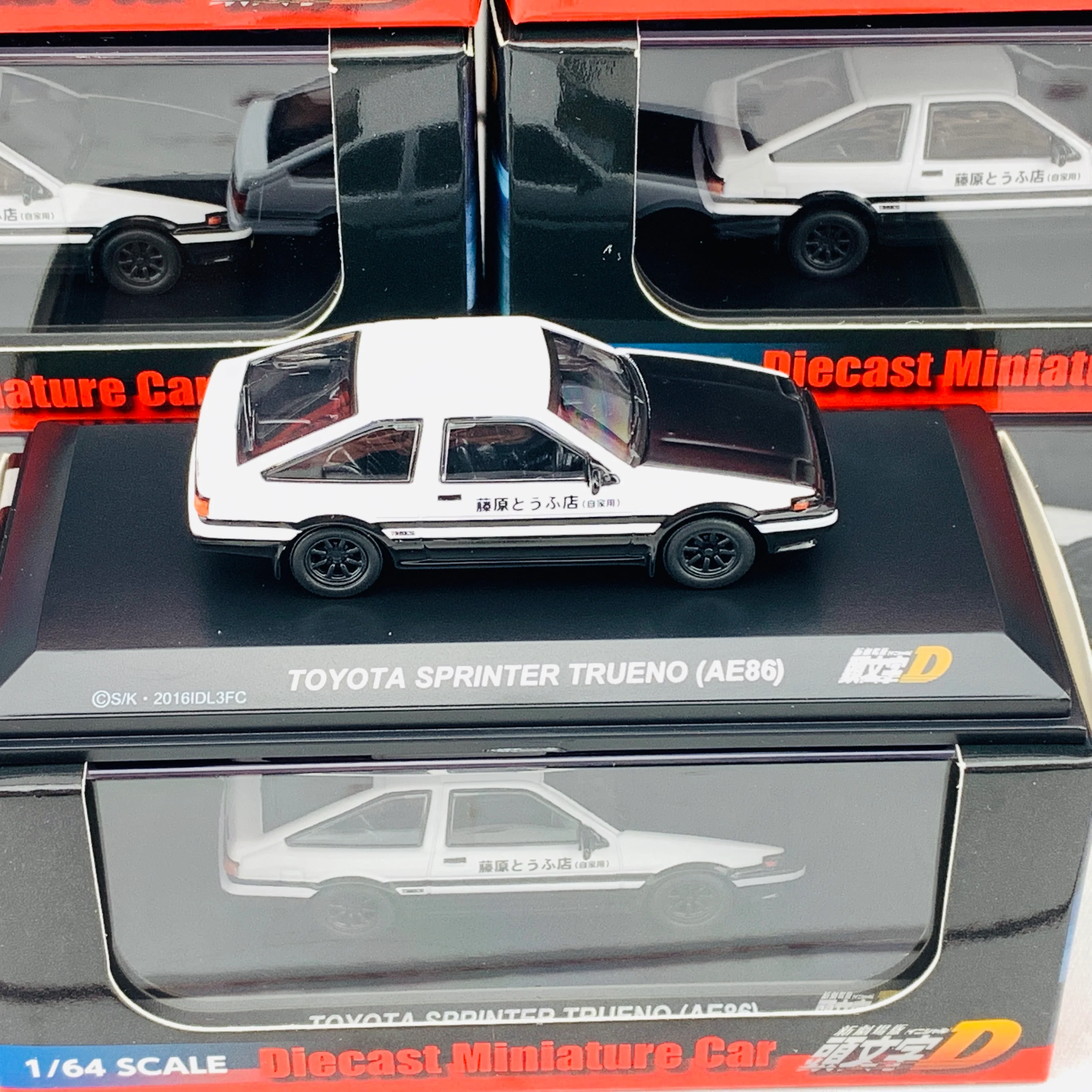 KYOSHO 1/64 Toyota Sprinter Trueno AE86 Initial D Movie Version K07057A5 - Image 2