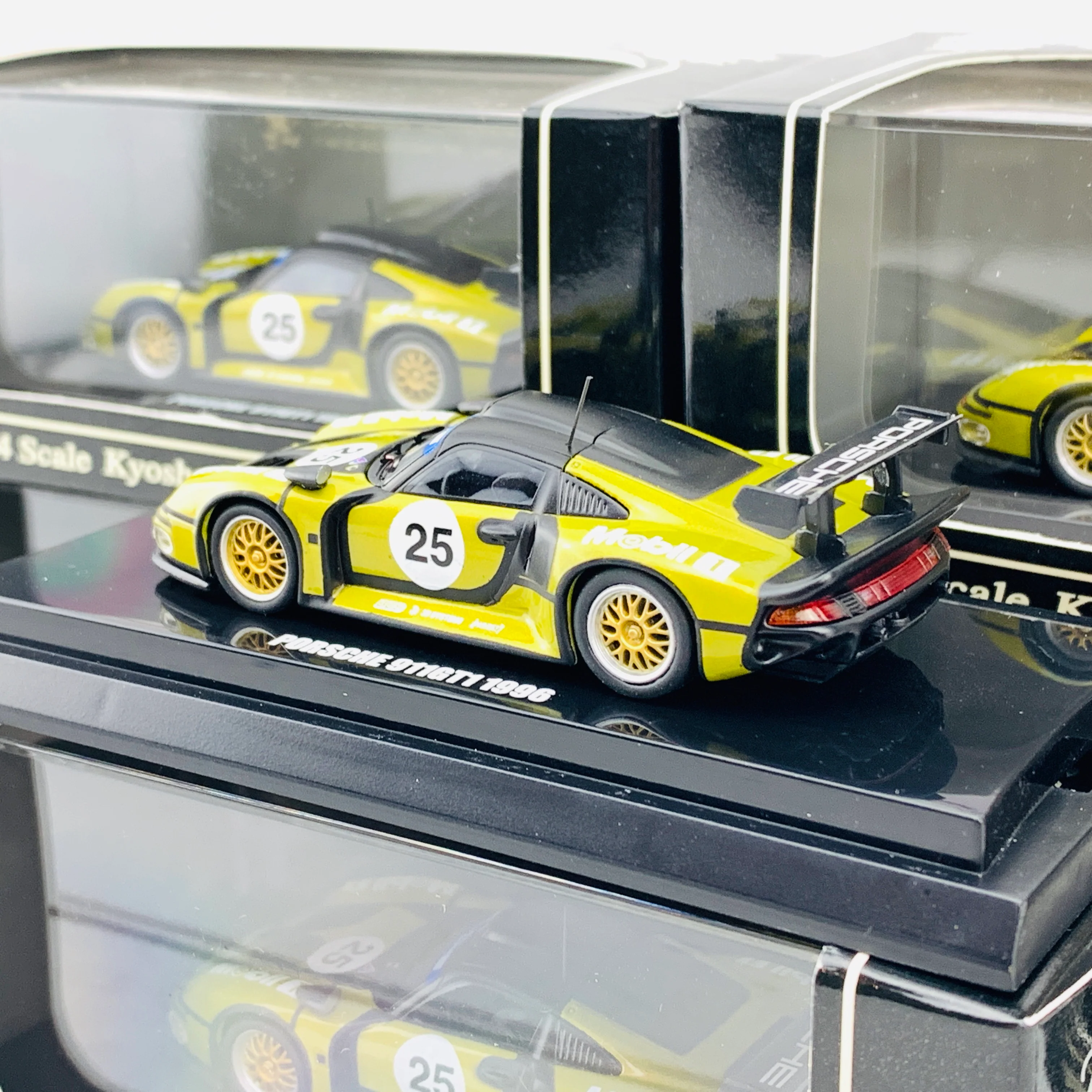 KYOSHO Beads Collection 1/64 Porsche 911 GT1 1996 Pre-Qualifications #25 LM 06521D - Image 3