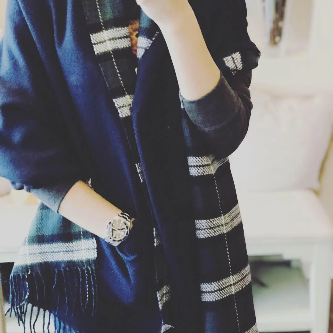 Lune Jumelle Checker Pocket Poncho Stole Navy LM726610-31 - Image 3