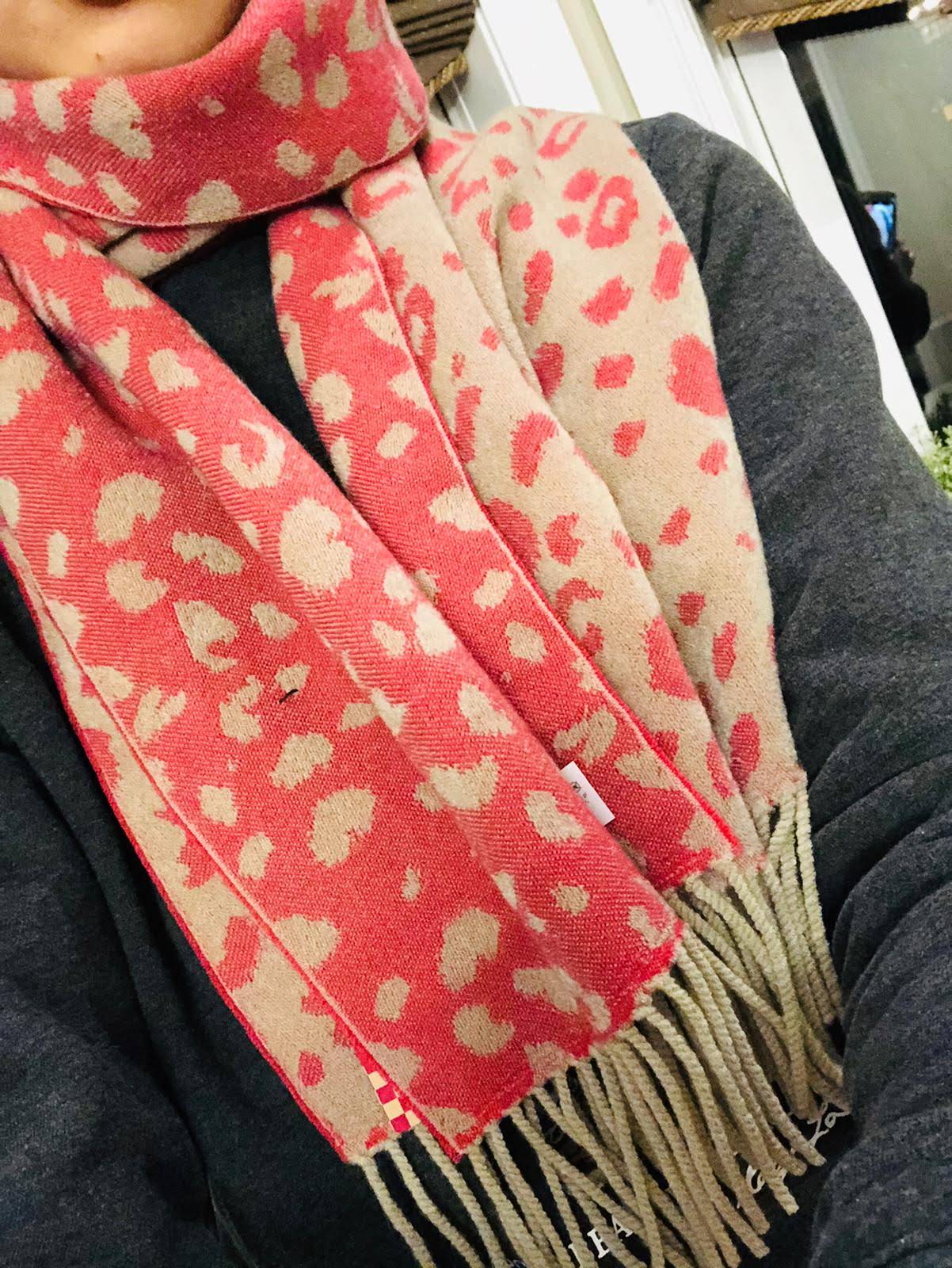 Lune Jumelle Leopard Pattern Scarf Pink WP828009-45 - Image 3