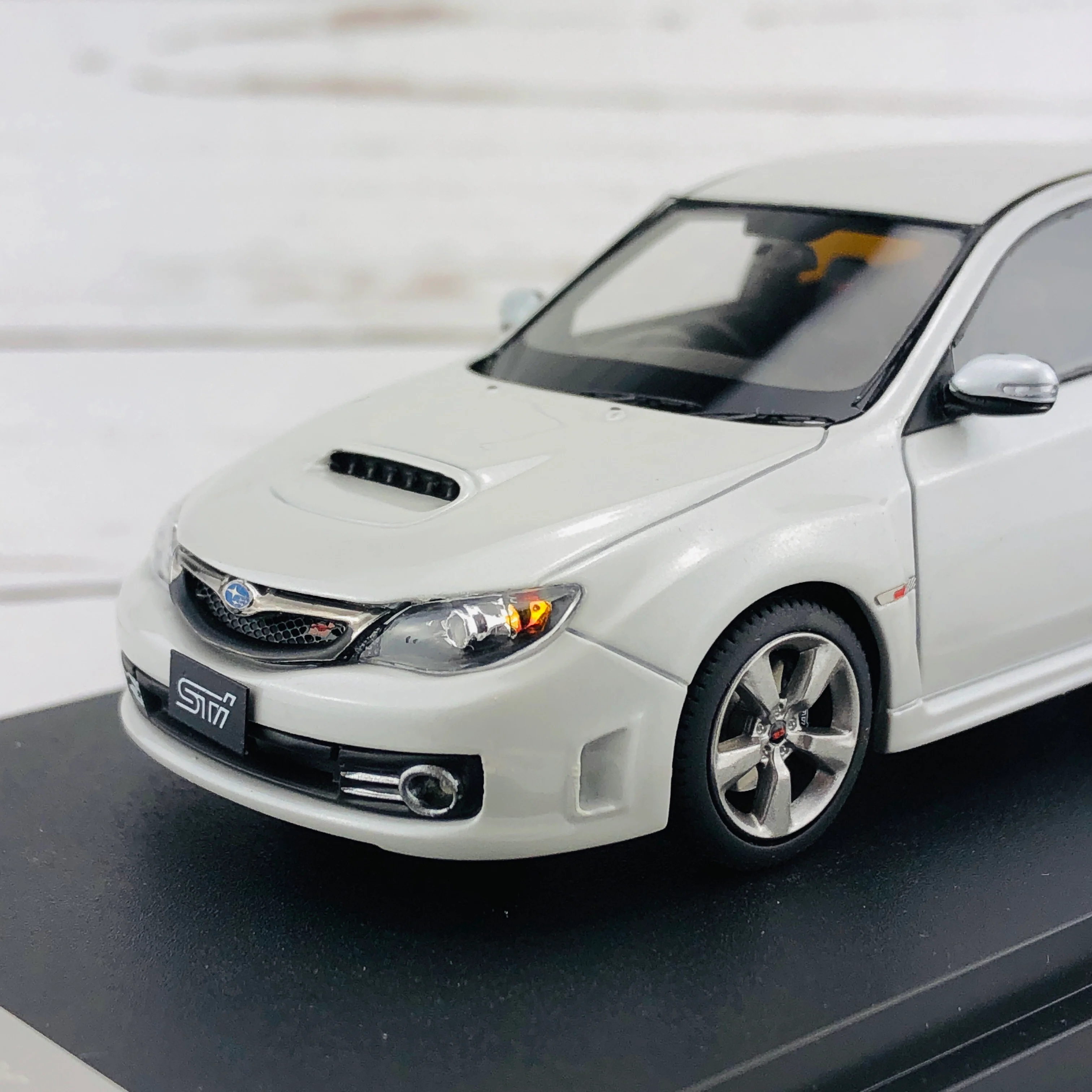 Mark43 1/43 SUBARU Impreza WRX STI (GRB) Satin White Pearl PM4370W - Image 3