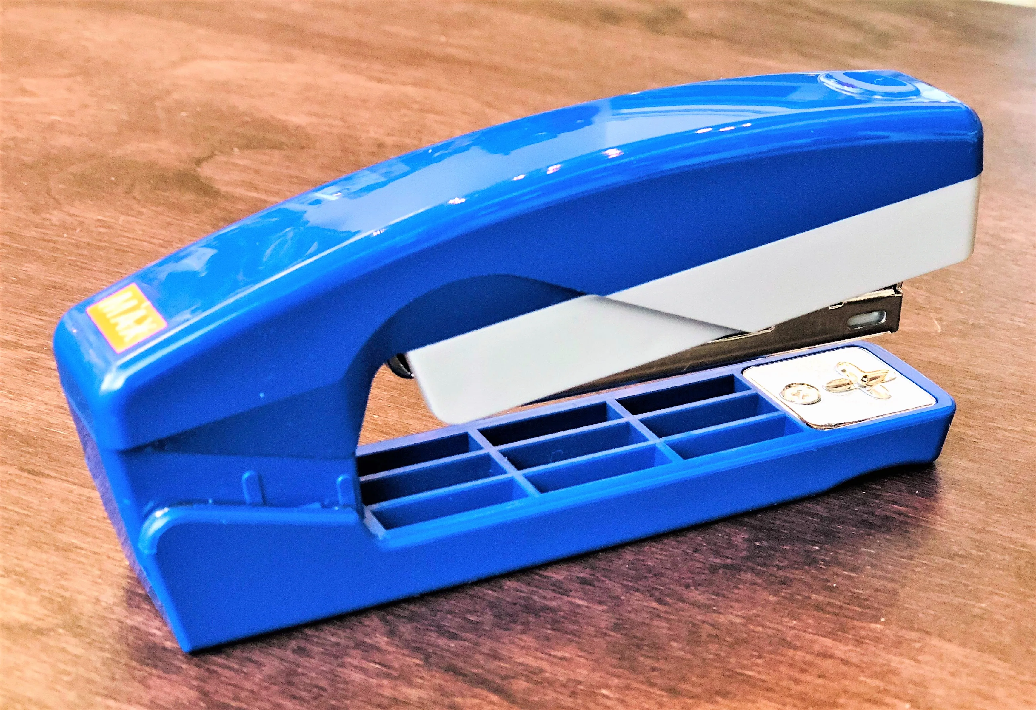 MAX® Swivel Stapler Type No.10 Blue HD-10V - Image 6