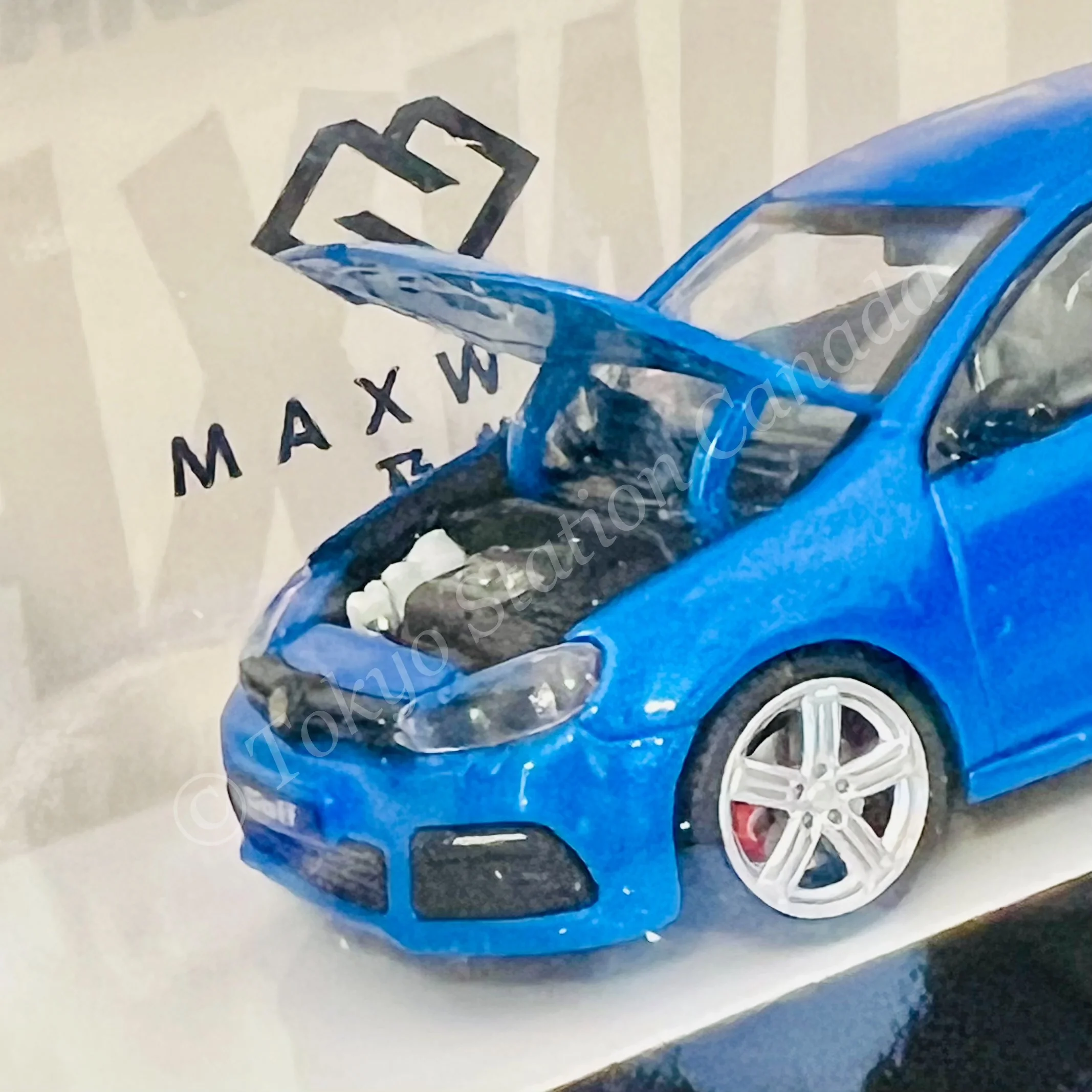 MAXWELL 1/64 GOLF R MK6 Two-Door Pearl Blue Ordinary (HEC 2025 Event Model) - Image 2