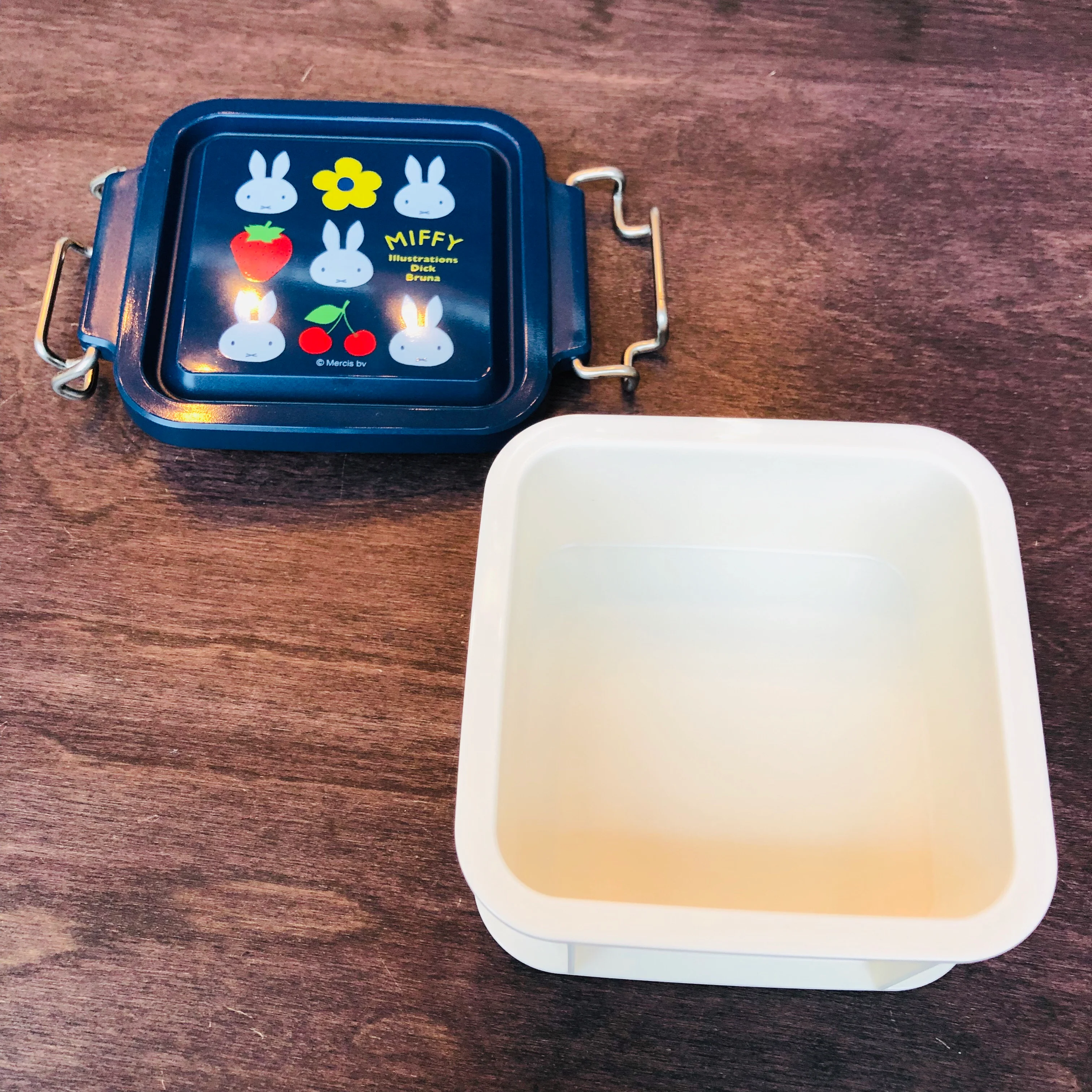 miffy Lunch Box with Locking Clipf 300ml MF507-1400 - Image 6