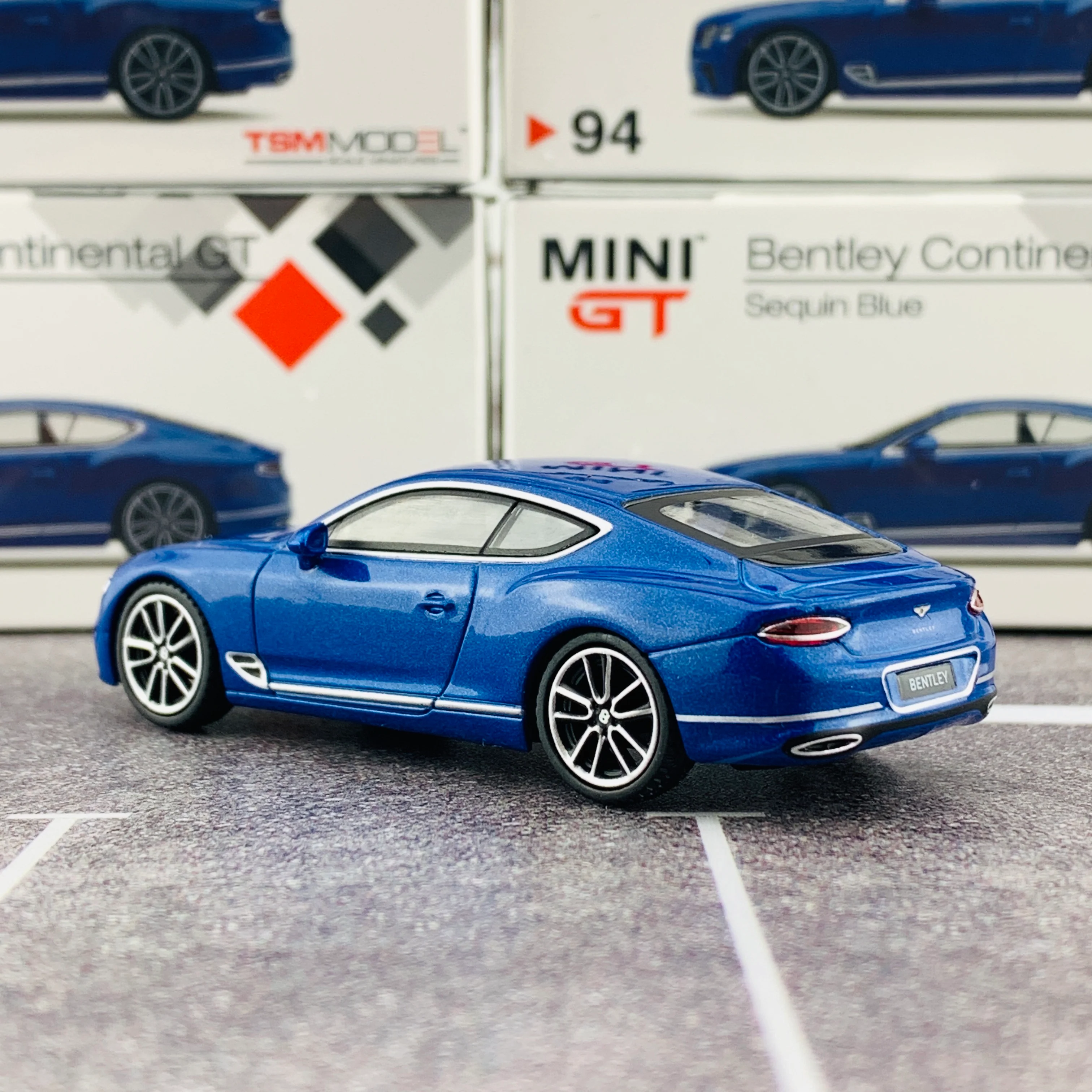 MINI GT 1/64 Bentley Continental GT Sequin Blue MGT00094-R - Image 4
