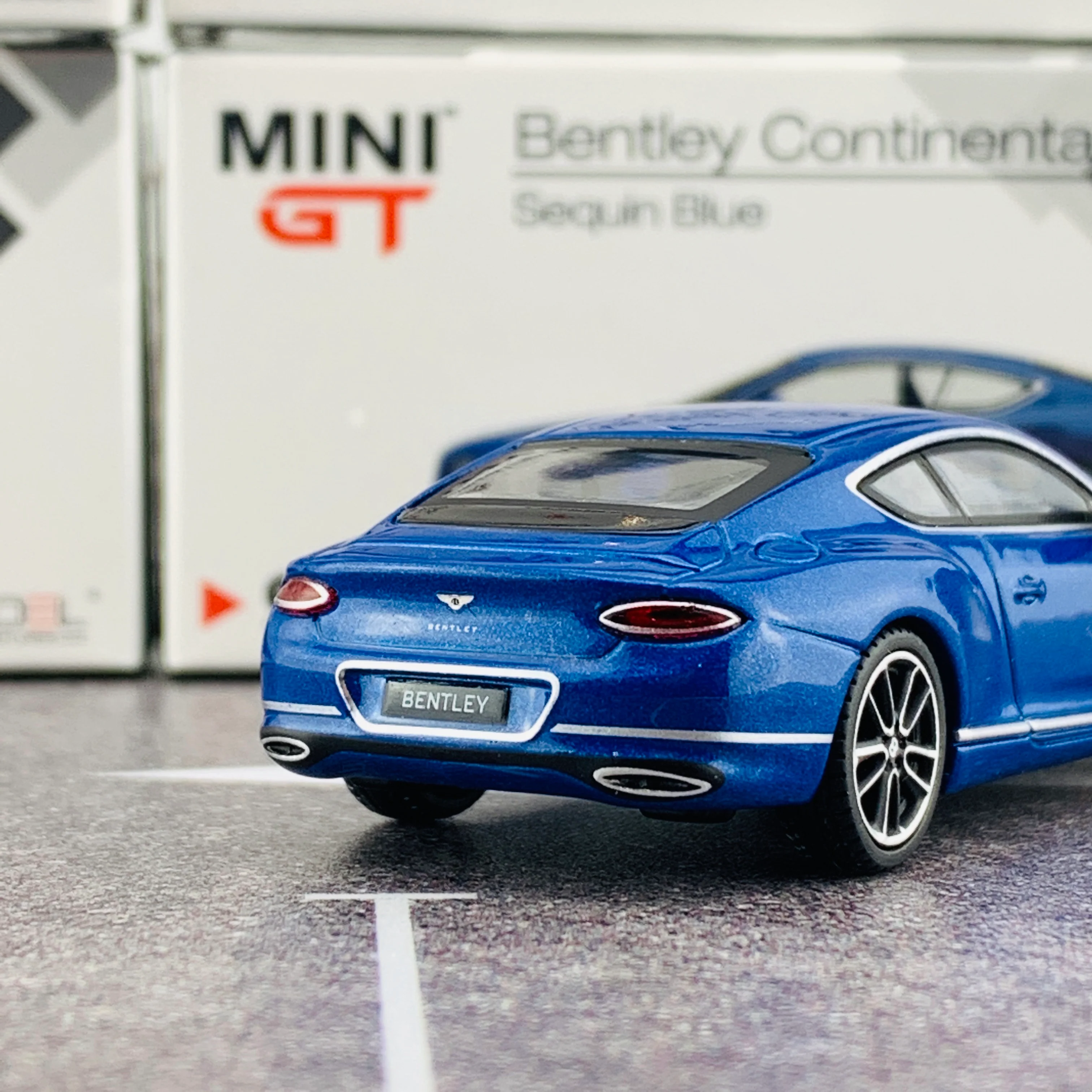 MINI GT 1/64 Bentley Continental GT Sequin Blue MGT00094-R - Image 5