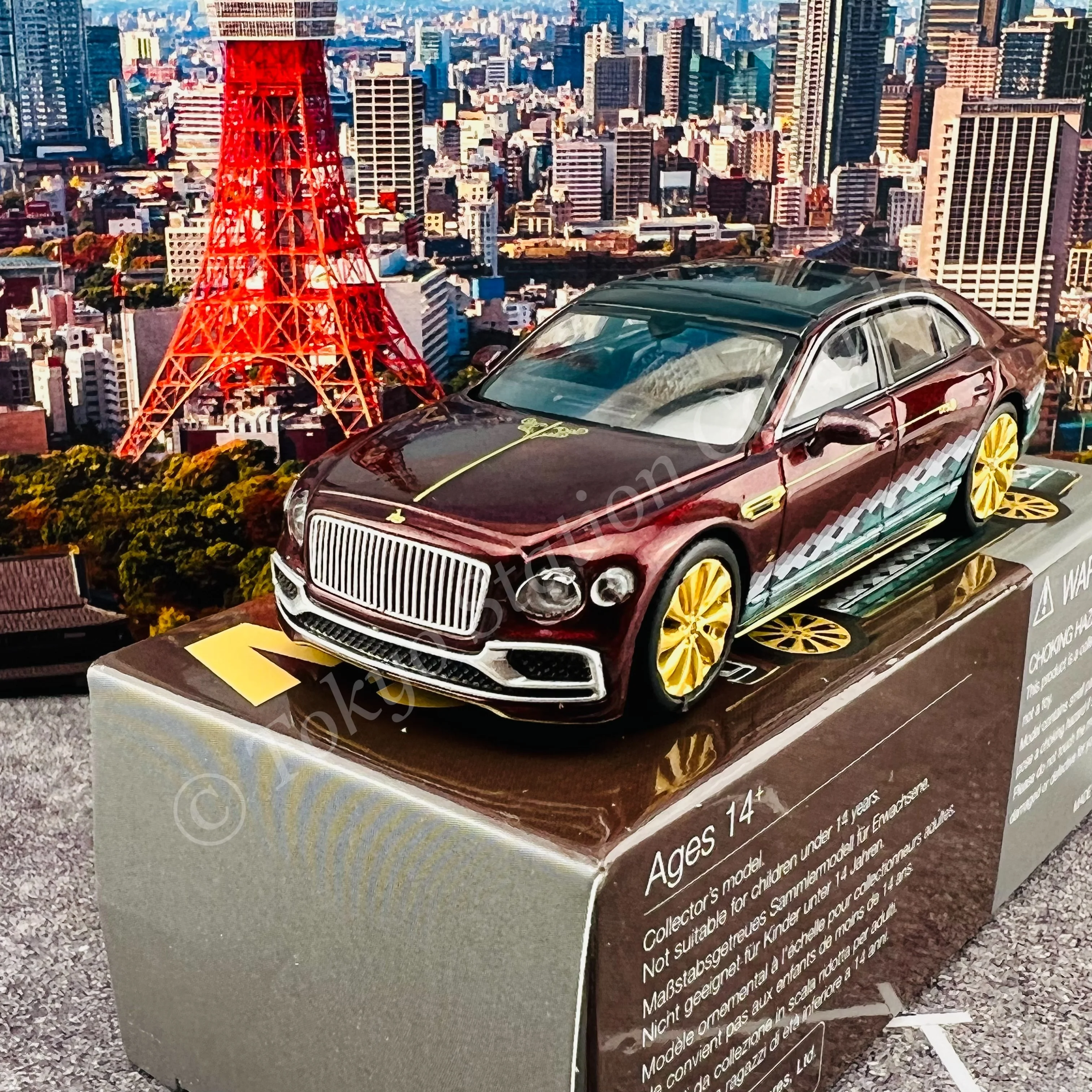MINI GT 1/64 Bentley Flying Spur "Reindeer Eight" MGT00285-L - Image 2