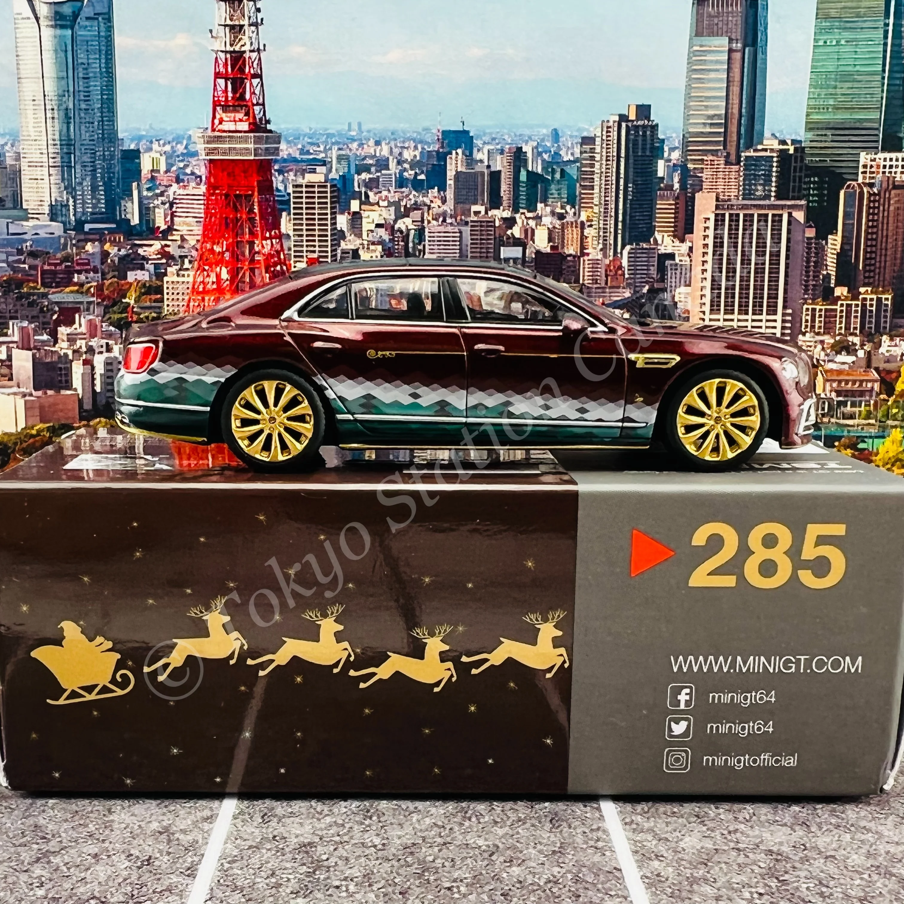 MINI GT 1/64 Bentley Flying Spur "Reindeer Eight" MGT00285-L - Image 3